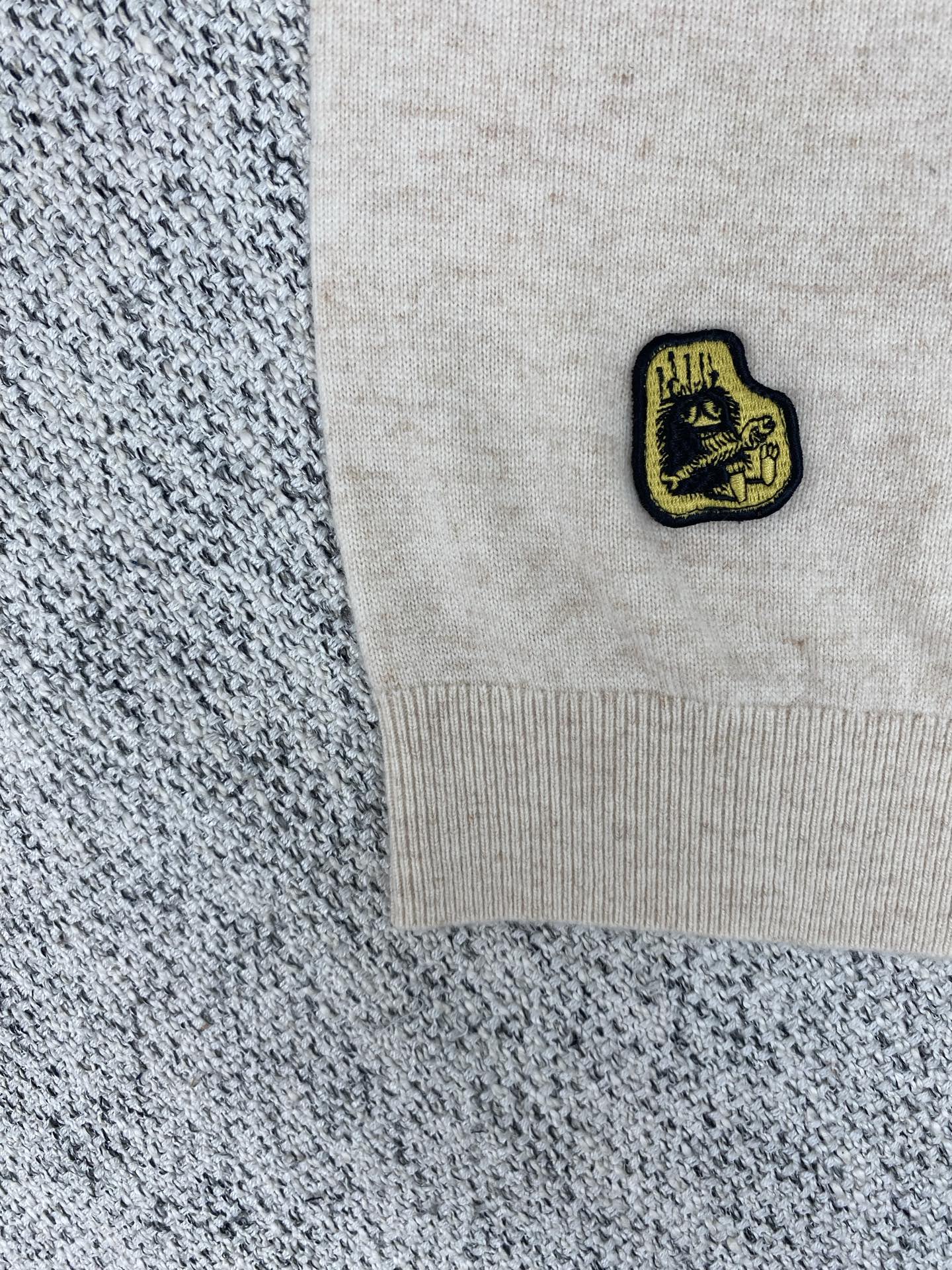 Acne 25ss新款STUDIOS X MOOMIN 牦牛毛开衫 此款圆领开衫为 Acne Studi