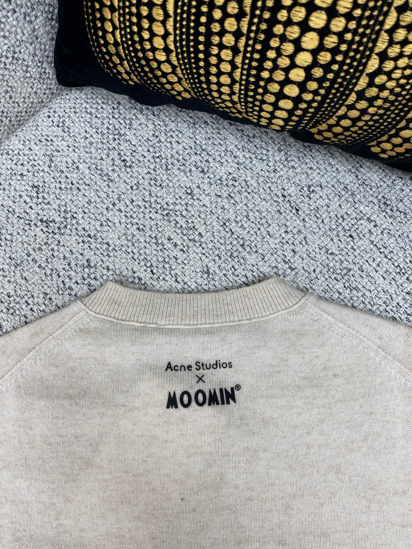Acne 25ss新款STUDIOS X MOOMIN 牦牛毛开衫 此款圆领开衫为 Acne Studi