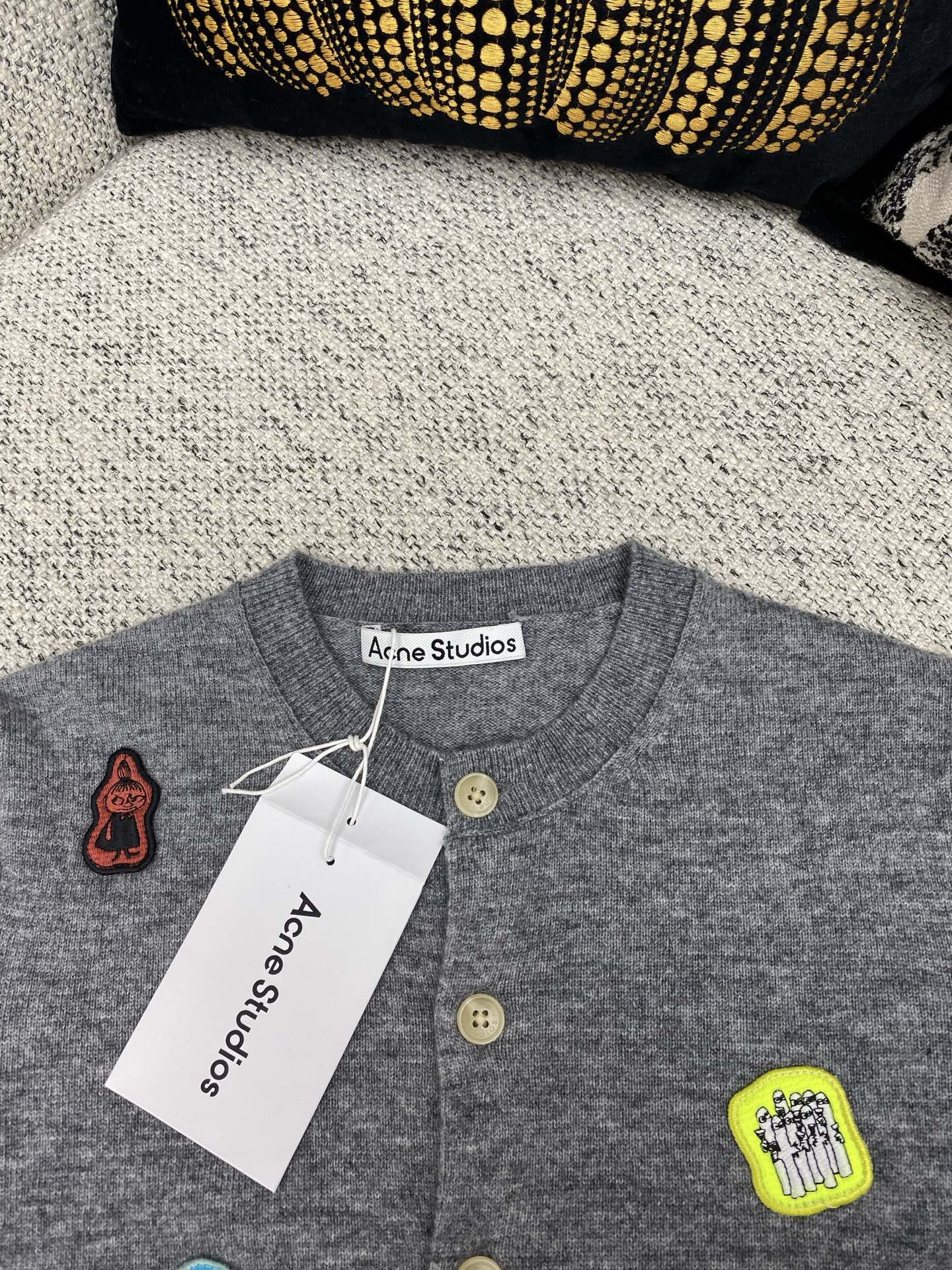 Acne 25ss新款STUDIOS X MOOMIN 牦牛毛开衫 此款圆领开衫为 Acne Studi