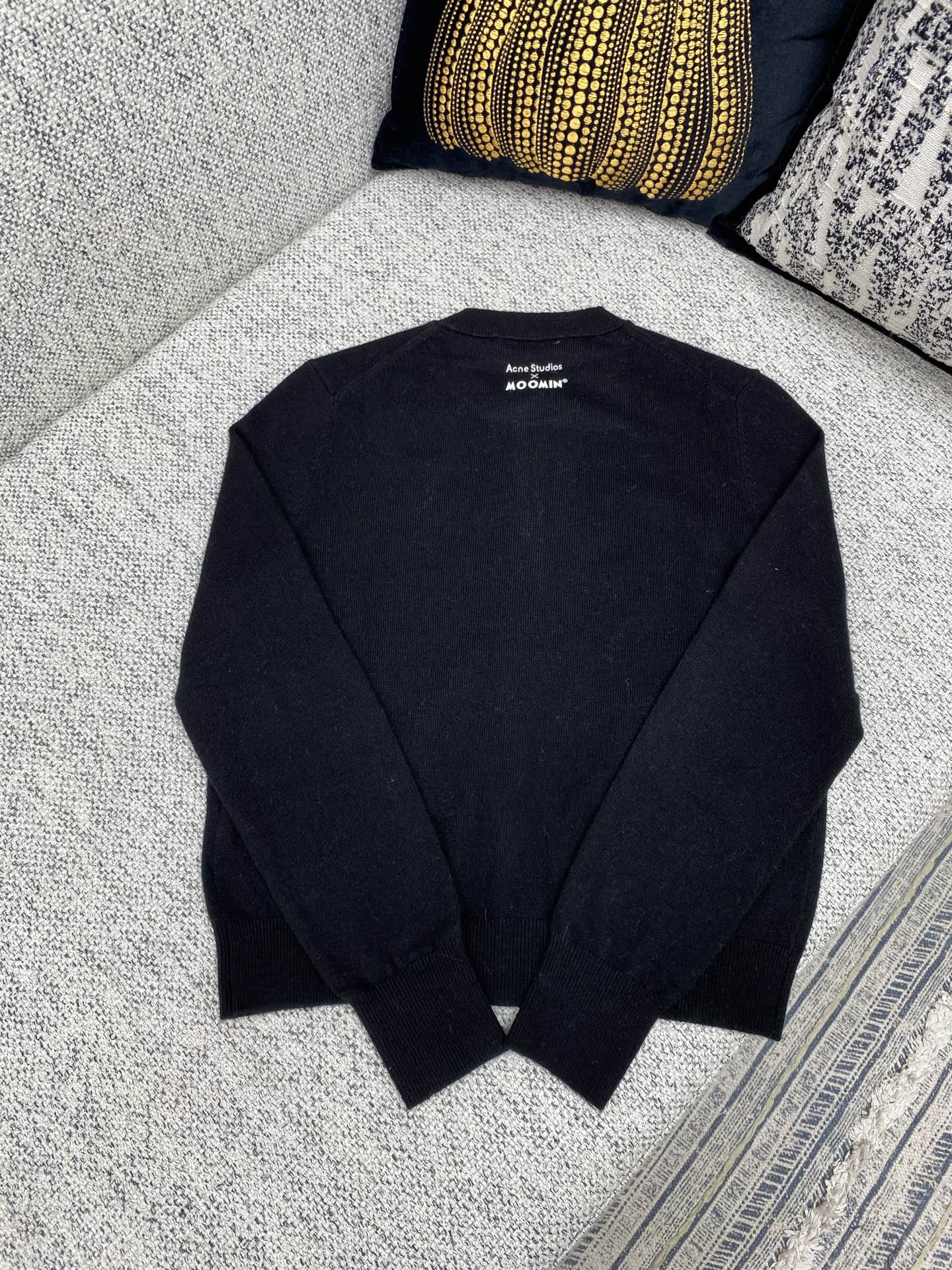 Acne 25ss新款STUDIOS X MOOMIN 牦牛毛开衫 此款圆领开衫为 Acne Studi