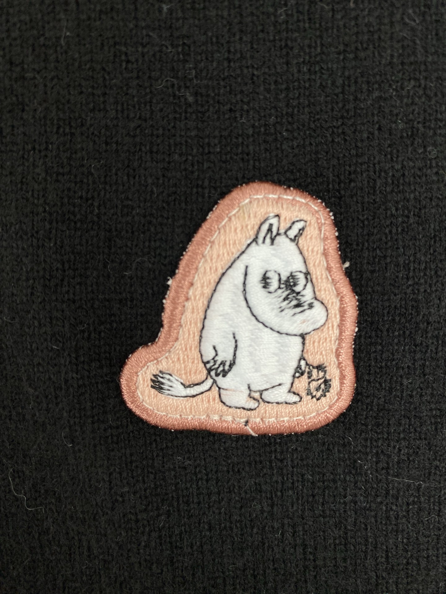 Acne 25ss新款STUDIOS X MOOMIN 牦牛毛开衫 此款圆领开衫为 Acne Studi