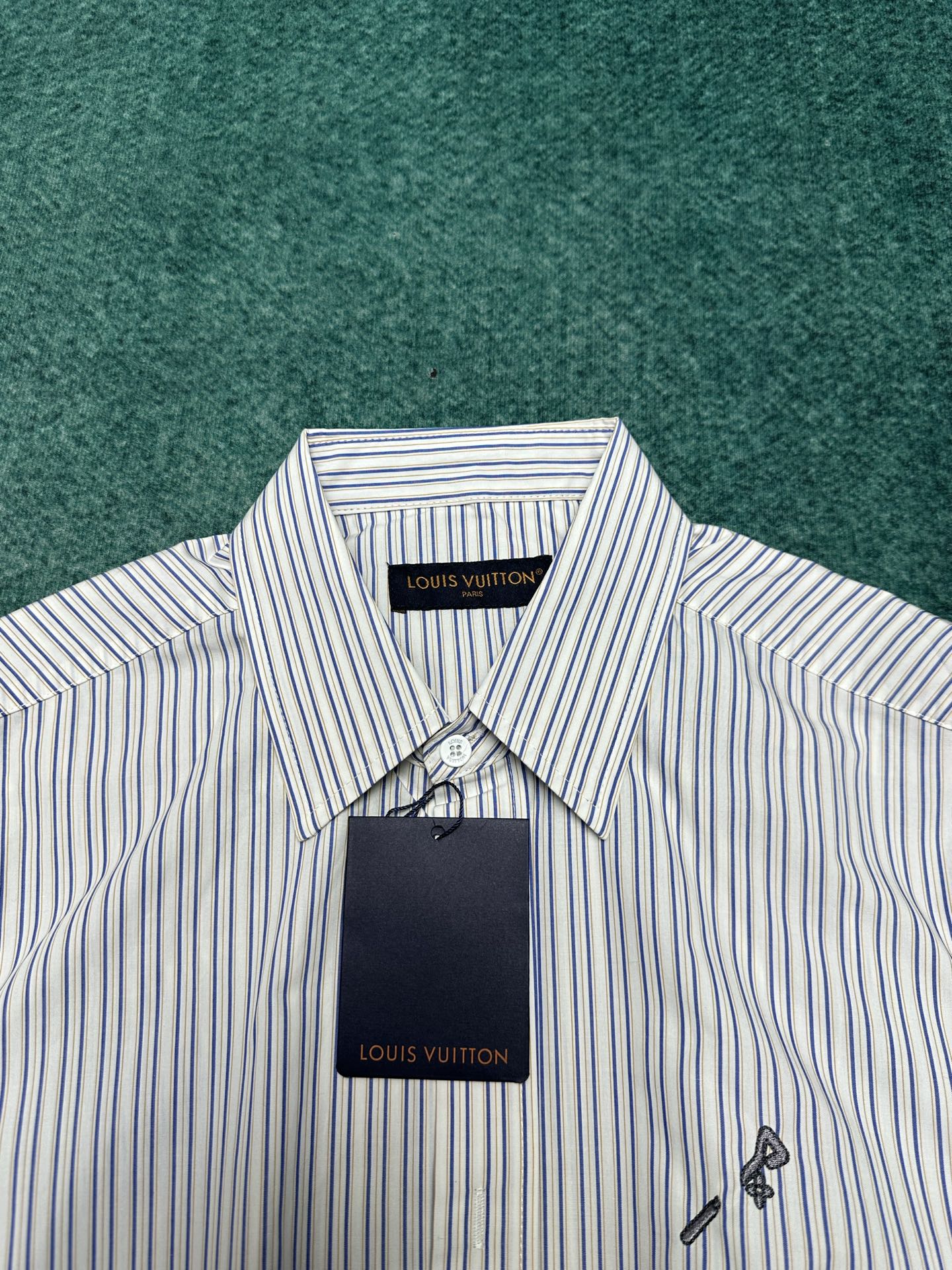 驴家 25ss新款字母条纹印花别针单排扣长袖衬衫 男款 高版本码数：S.M.L.XL.