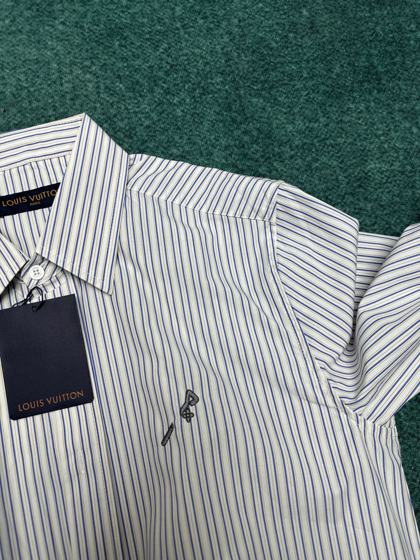 驴家 25ss新款字母条纹印花别针单排扣长袖衬衫 男款 高版本码数：S.M.L.XL.