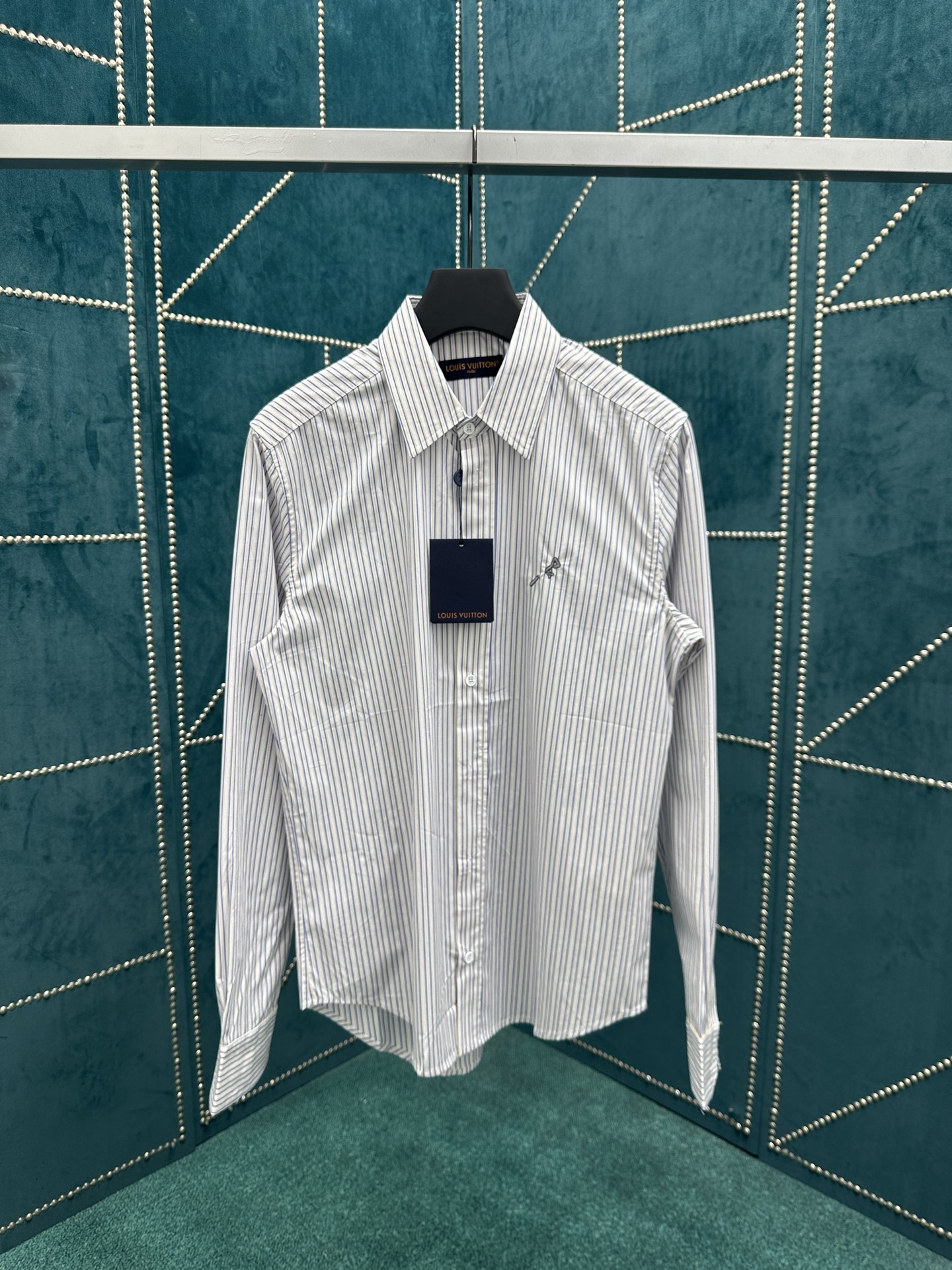 驴家 25ss新款字母条纹印花别针单排扣长袖衬衫 男款 高版本码数：S.M.L.XL.