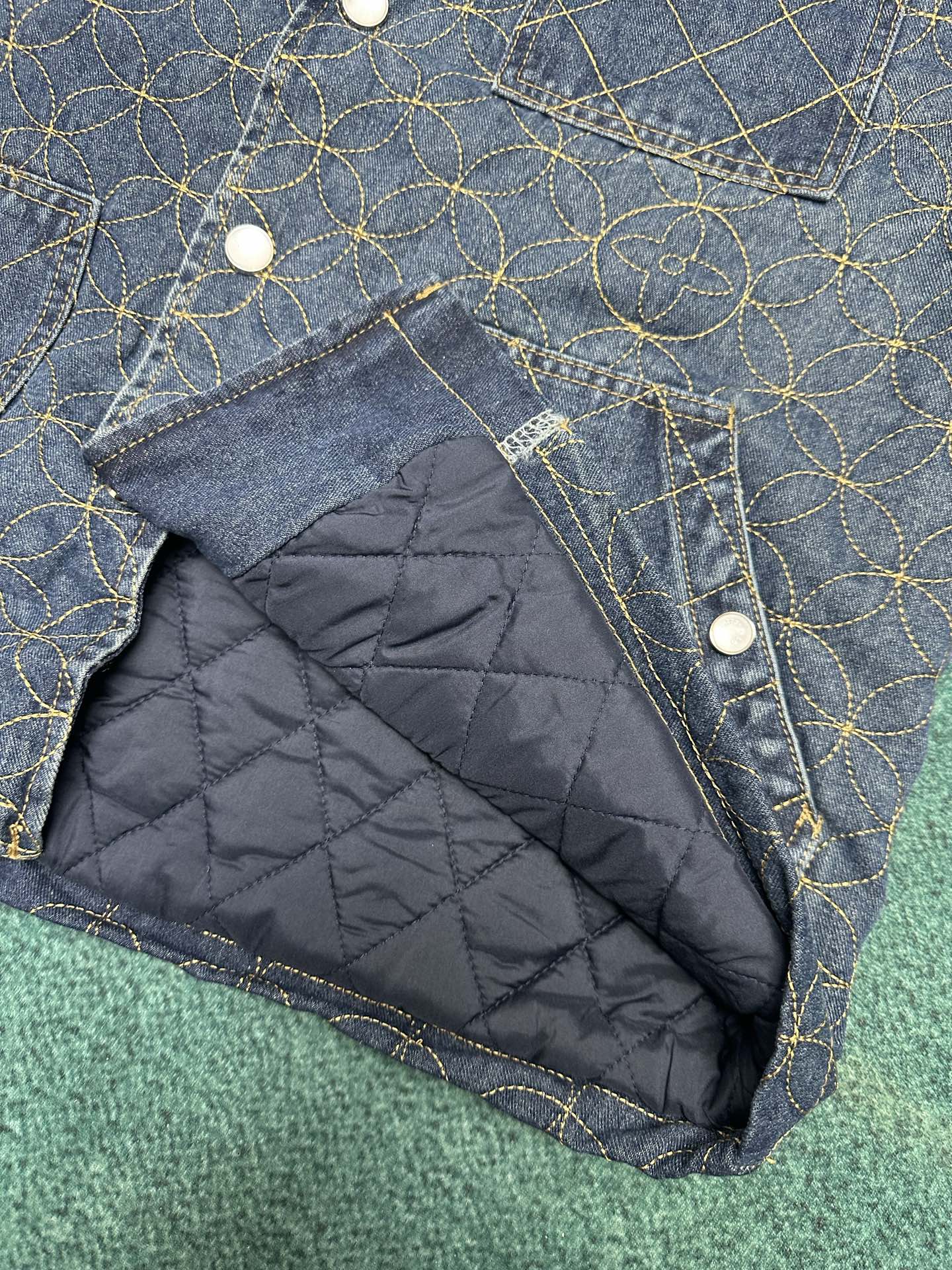 驴家 25ss新款牛仔工装束腰夹克出自 2025 秋冬秀场 Pharrell Williams 与 Ni