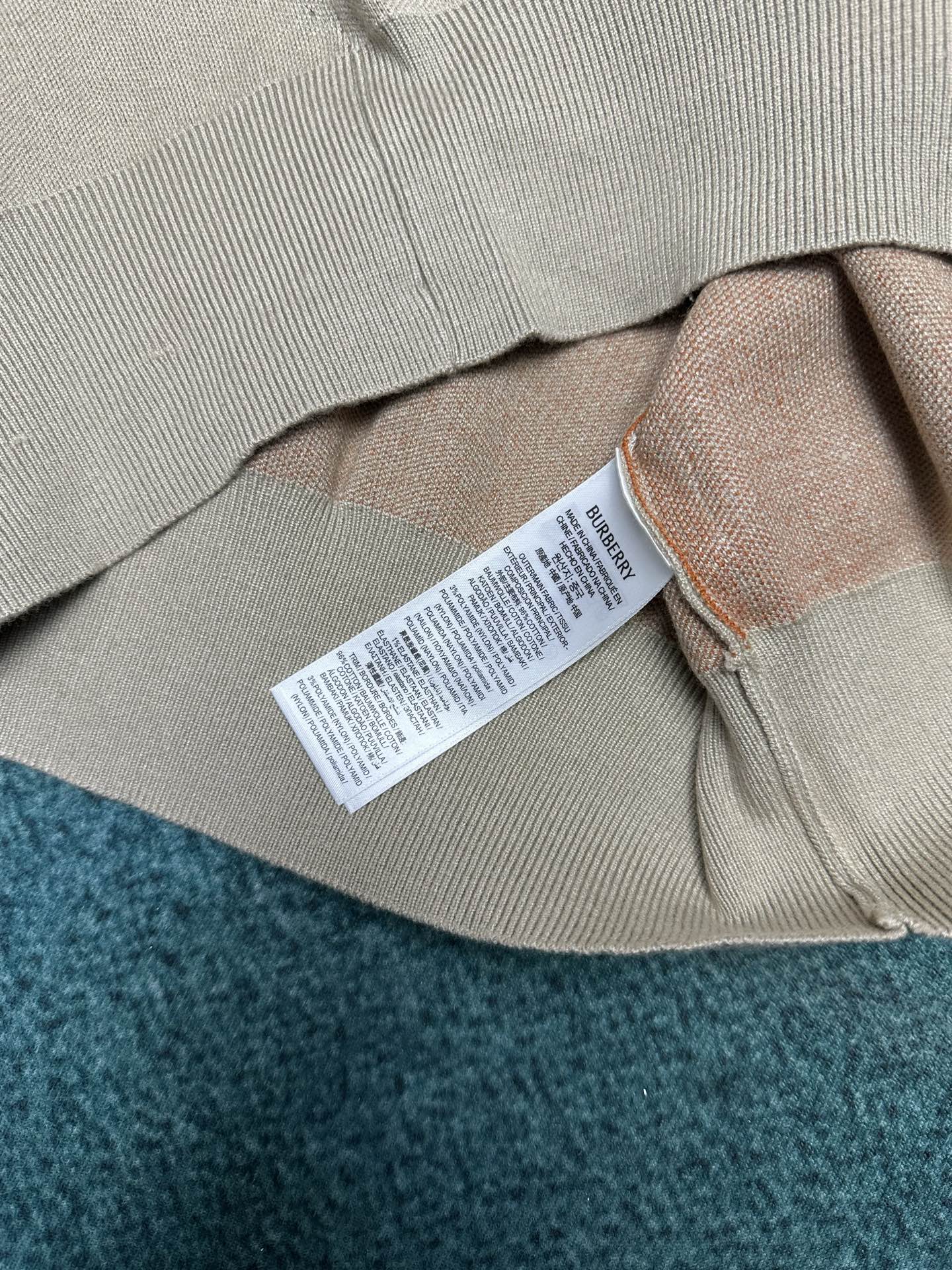 巴宝莉 25ss新款马术骑士徽标单排扣V领休闲长袖针织衫 男女同款 高版本码数：S.M.L.XL.