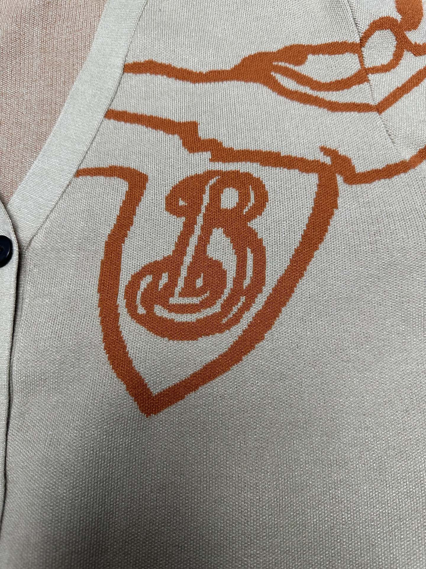 巴宝莉 25ss新款马术骑士徽标单排扣V领休闲长袖针织衫 男女同款 高版本码数：S.M.L.XL.