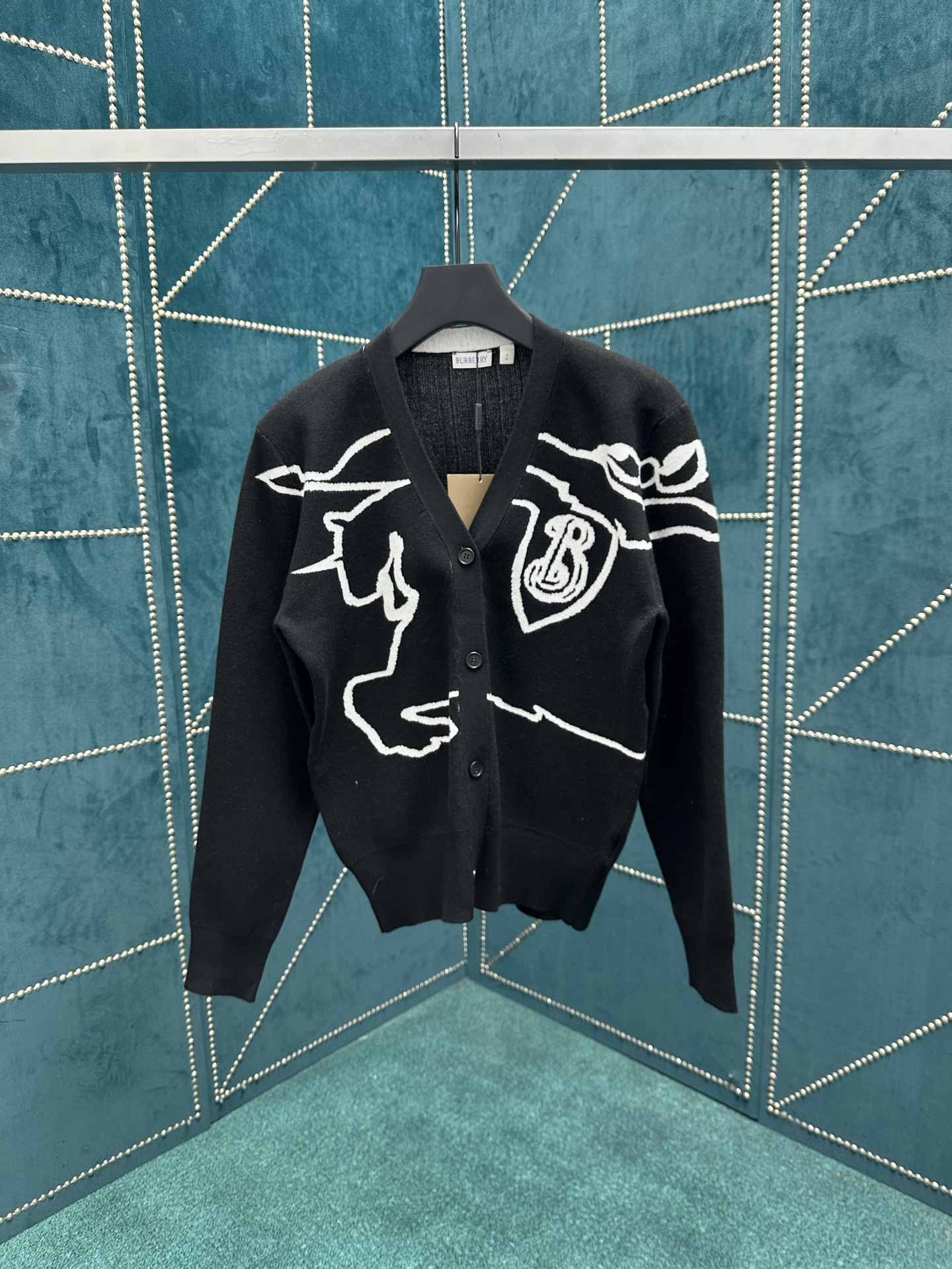 巴宝莉 25ss新款马术骑士徽标单排扣V领休闲长袖针织衫 男女同款 高版本码数：S.M.L.XL.