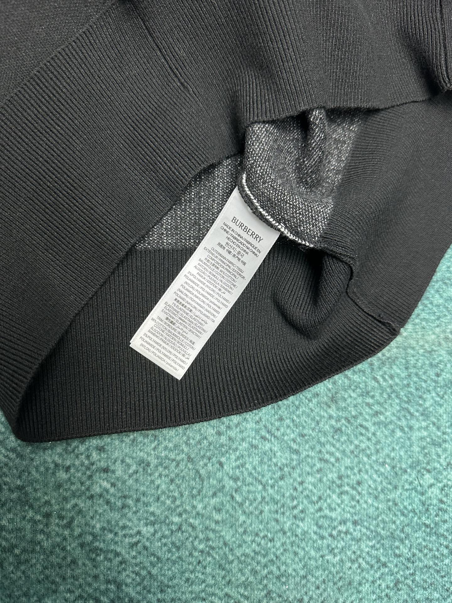 巴宝莉 25ss新款马术骑士徽标单排扣V领休闲长袖针织衫 男女同款 高版本码数：S.M.L.XL.