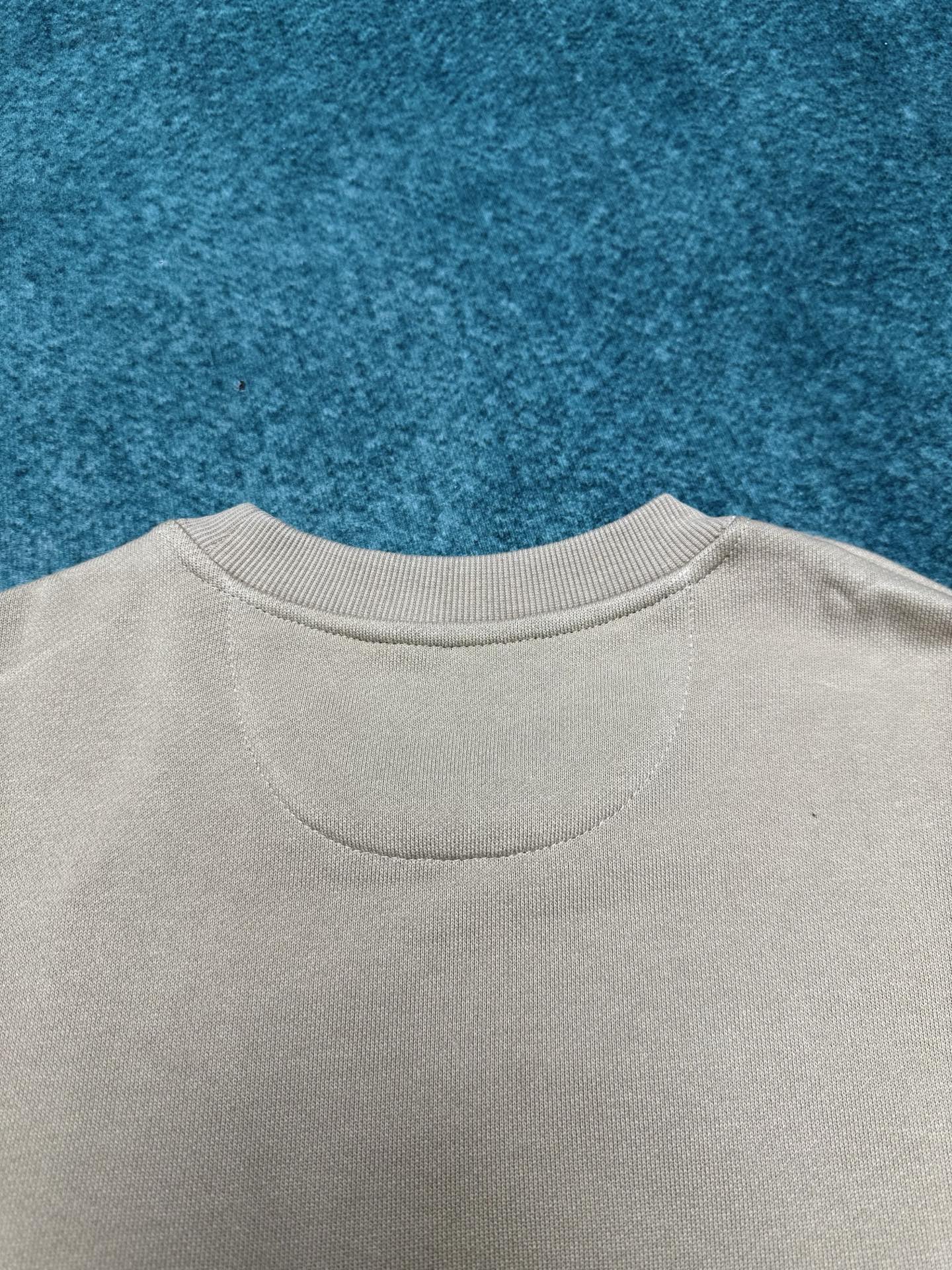 芬迪 25ss新款字母印花圆领宽松长袖卫衣 男款 米色码数：XS.S.M.L.