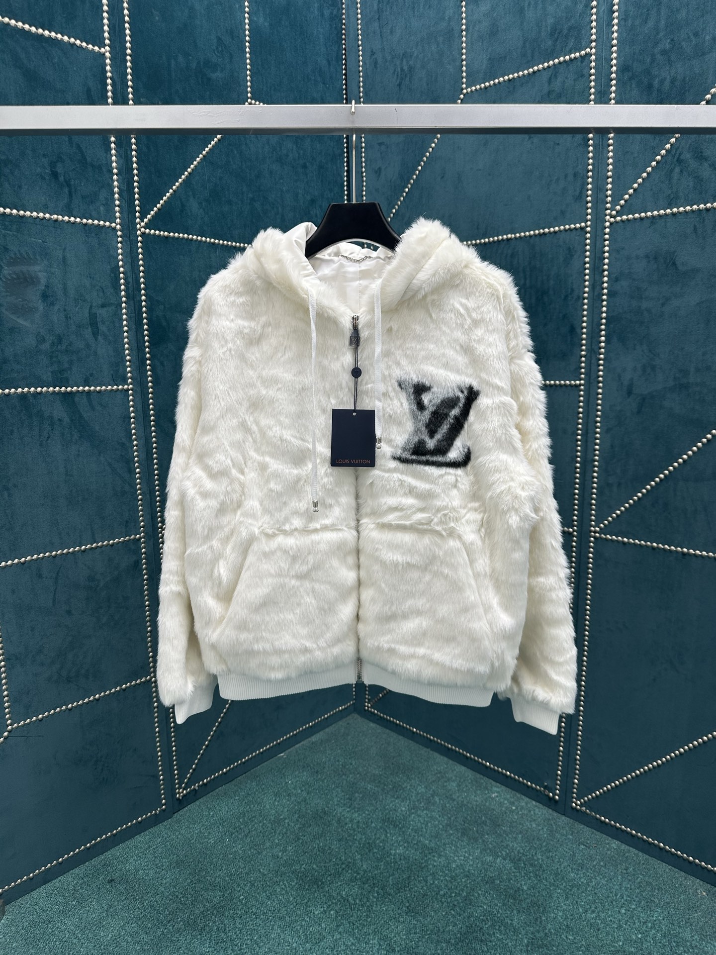 NO:524942,Donkey 25ss new mink fur hooded zipper fur jacket, same style for men and women, high version!  Count 46.48.50.52.,,louis vuitton,louis vuitton,jackets & coats,hats,alexander wang19860909驴家25ss新款水貂毛连帽拉链皮草外套,男女同款,高版本！ 码数46.48.50.52.,,louis vuitton,louis vuitton,jackets & coats,hats,alexander wang,Men's clothing
