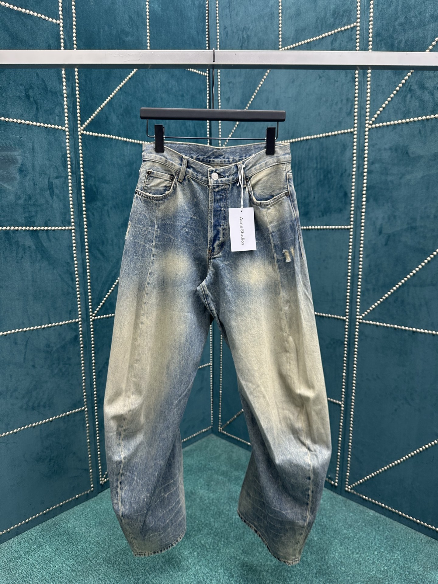 NO:524934,Acne 25ss new 2006F scimitar loose low waist wide-leg jeans, same style for men and women, higher version, size 29.30.31.32.33.,,acne studios,jeans,alexander wang19860909Acne 25ss新款2006F 弯刀宽松低腰阔腿牛仔裤 男女同款 高版本 码数29.30.31.32.33.,,acne studios,jeans,alexander wang,Men's clothing