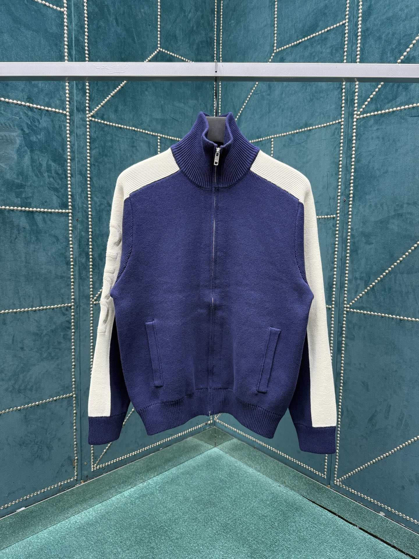 NO:523914,G Home SS Gart series wool zipper jacket, spliced ​​wool zipper jacket, cuffs with logo embroidery, same style for men and women, higher version S.M.L.XL., gucci, jackets & coats, alexander wang19860909G家SS Gart系列毛织拉链外套,拼接毛织拉链外套 袖口自带logo刺绣 男女同款 高版本 码数S.M.L.XL.,,gucci,jackets & coats,alexander wang,Men's clothing