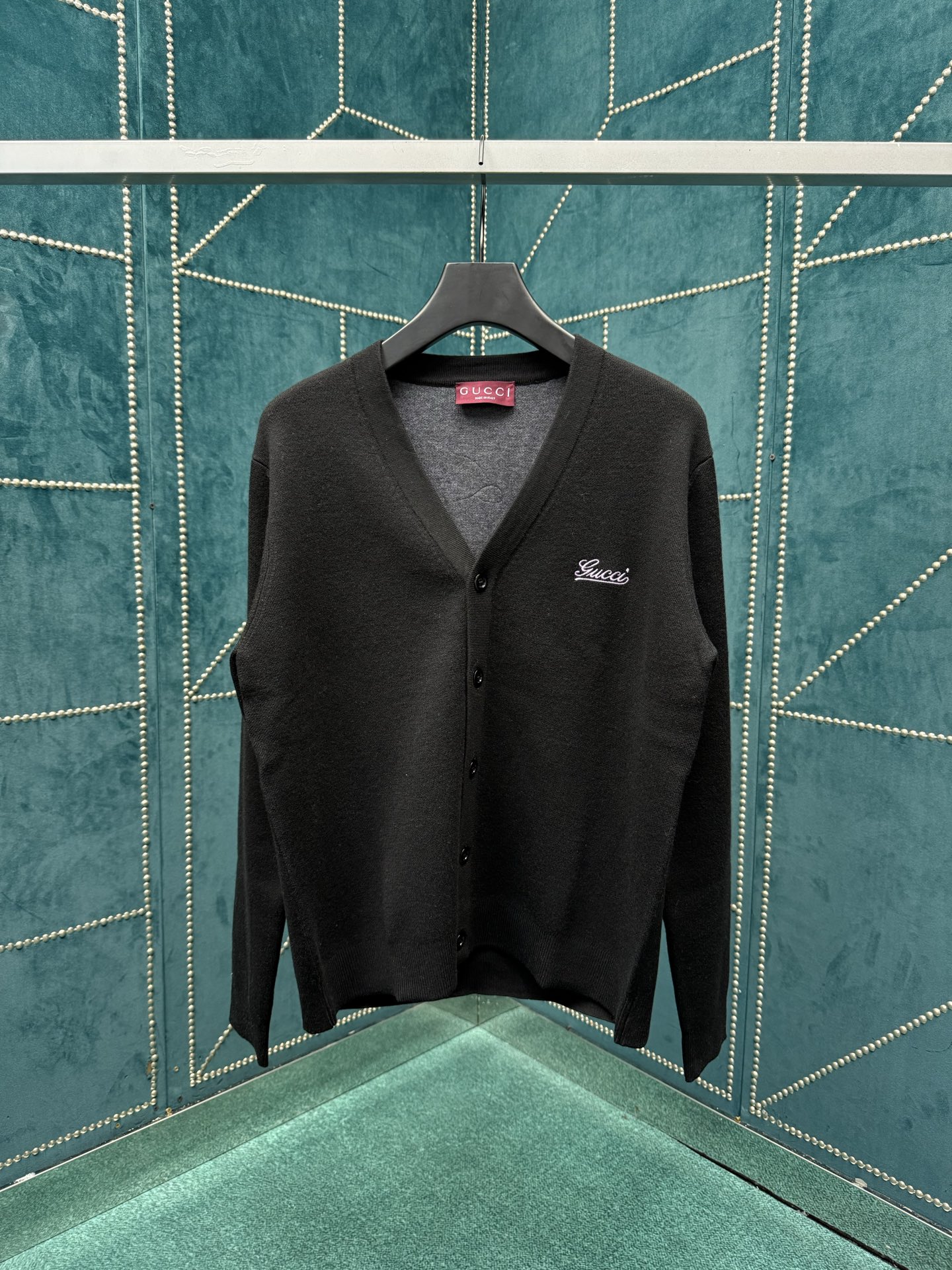 NO:523906,G Home 24FW embroidered cardigan sweater fabric adopts wool blended wool yarn double-layer jacquard structure technology, higher version code S.M.L.XL., gucci, sweaters, alexander wang19860909G家24FW刺绣开衫毛衣 面料采用羊毛混纺毛纱双层提花组织工艺,高版本 码数S.M.L.XL.,,gucci,sweaters,alexander wang,Men's clothing