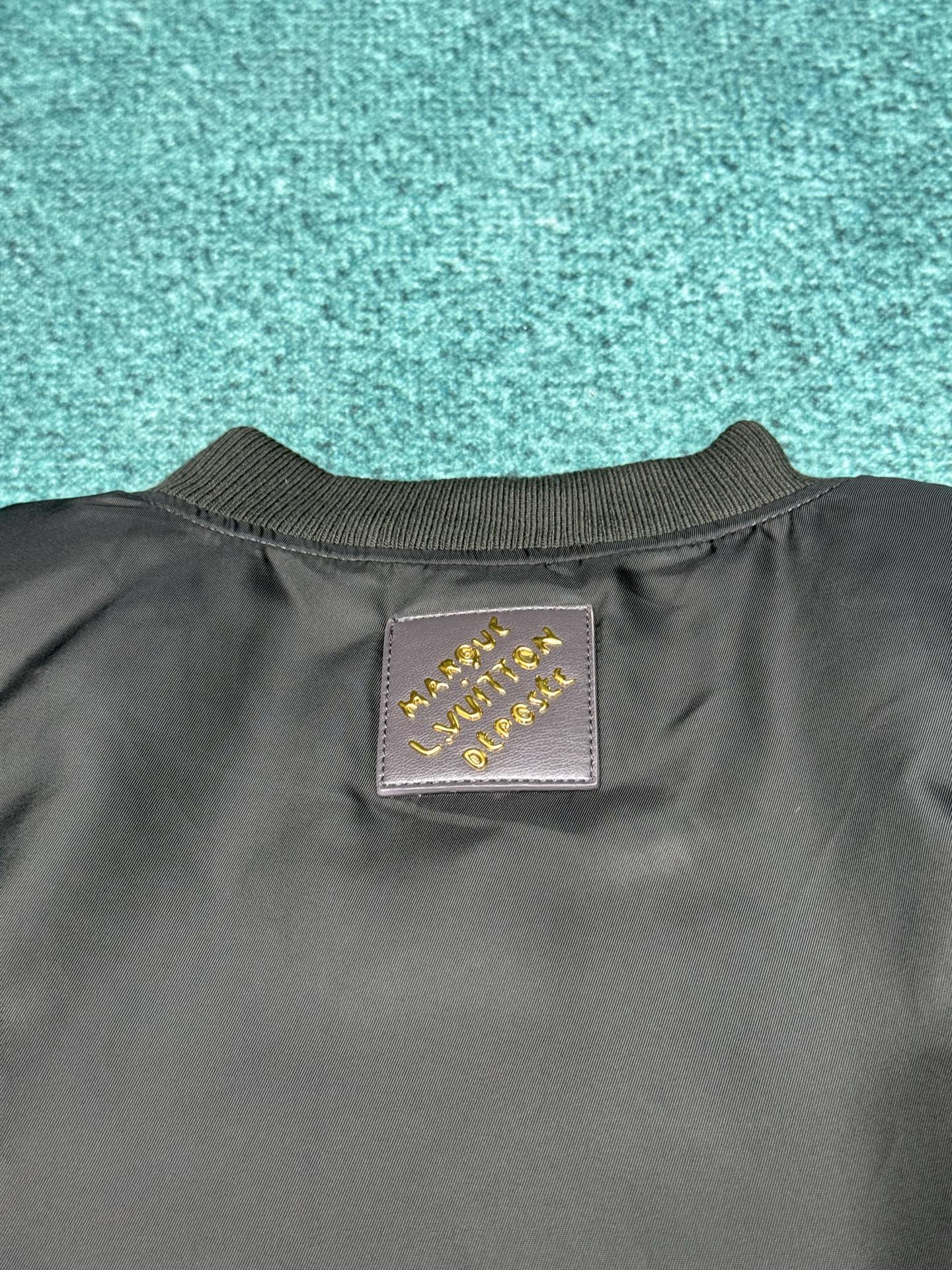 驴家 25ss新款短款飞行员夹克本款锦纶飞行员夹克以短款剪裁亮相 Pharrell Williams 和