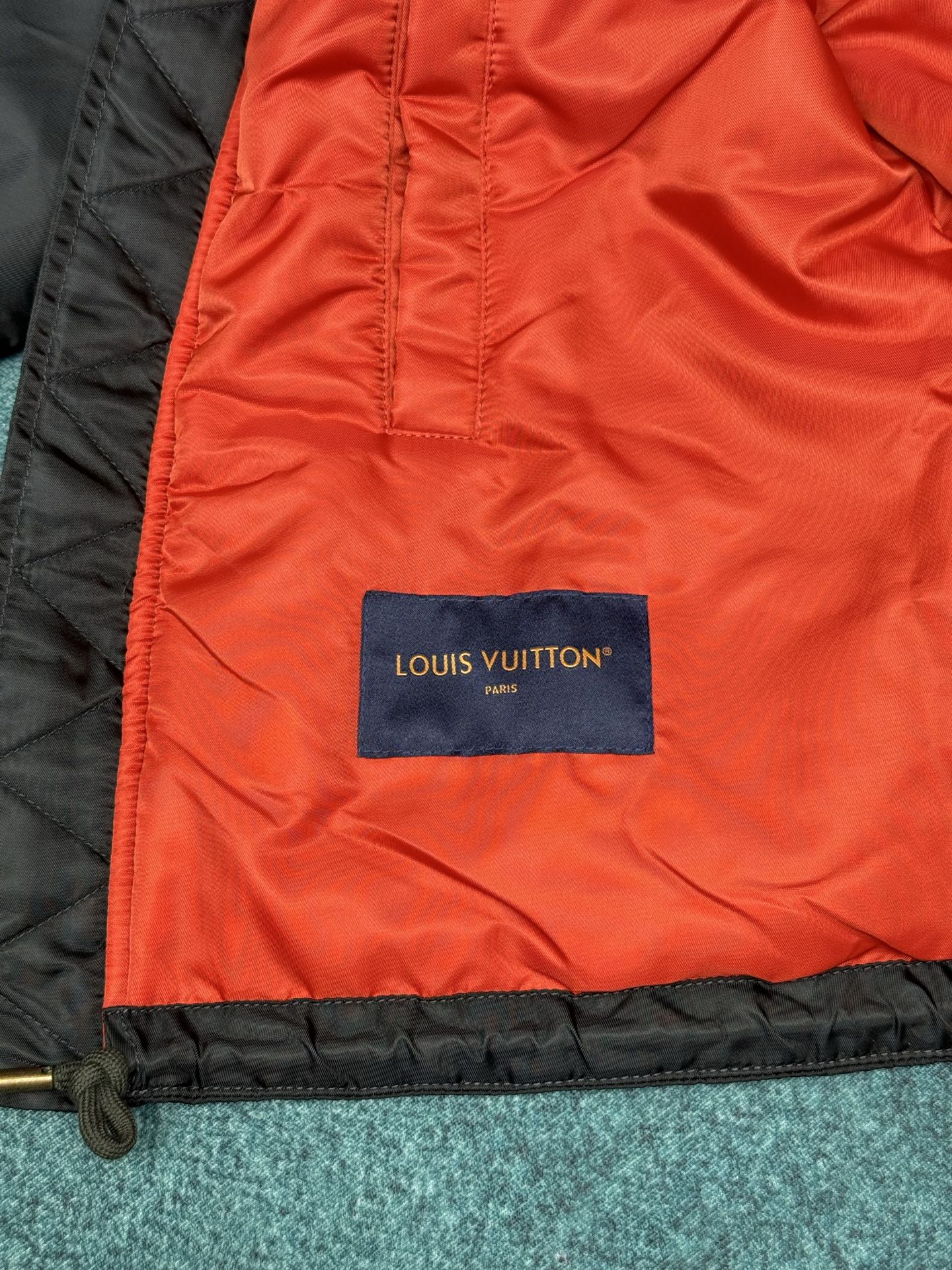 驴家 25ss新款短款飞行员夹克本款锦纶飞行员夹克以短款剪裁亮相 Pharrell Williams 和