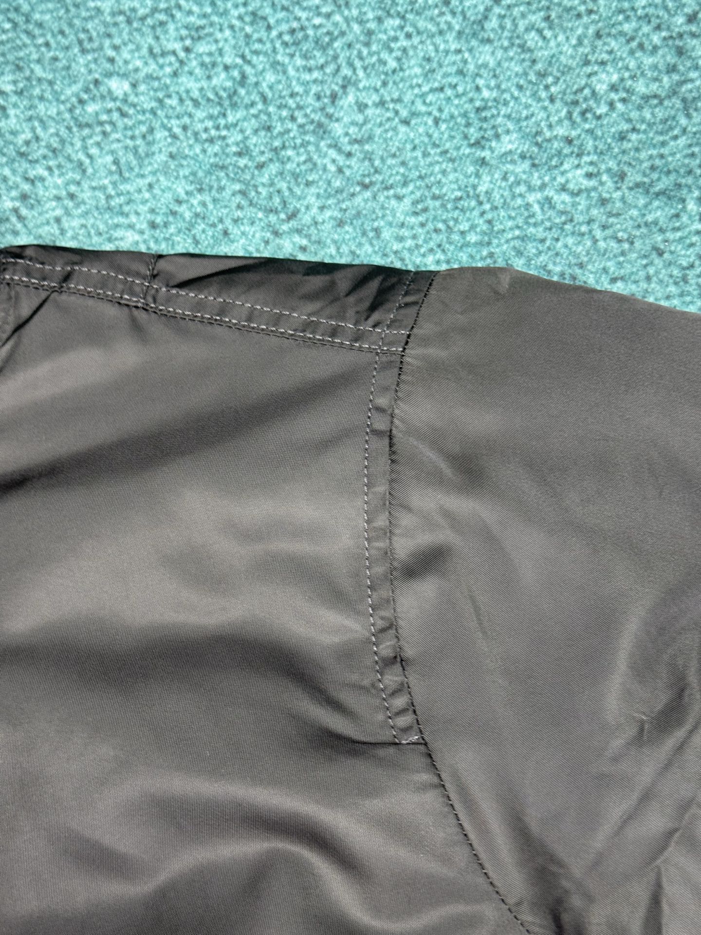 驴家 25ss新款短款飞行员夹克本款锦纶飞行员夹克以短款剪裁亮相 Pharrell Williams 和