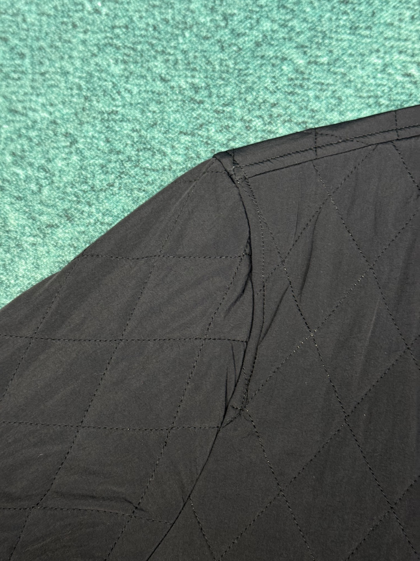 巴宝莉 25ss新款绗缝夹克 胸口饰有经典logo刺绣 高版本 码数：S.M.L.XL.