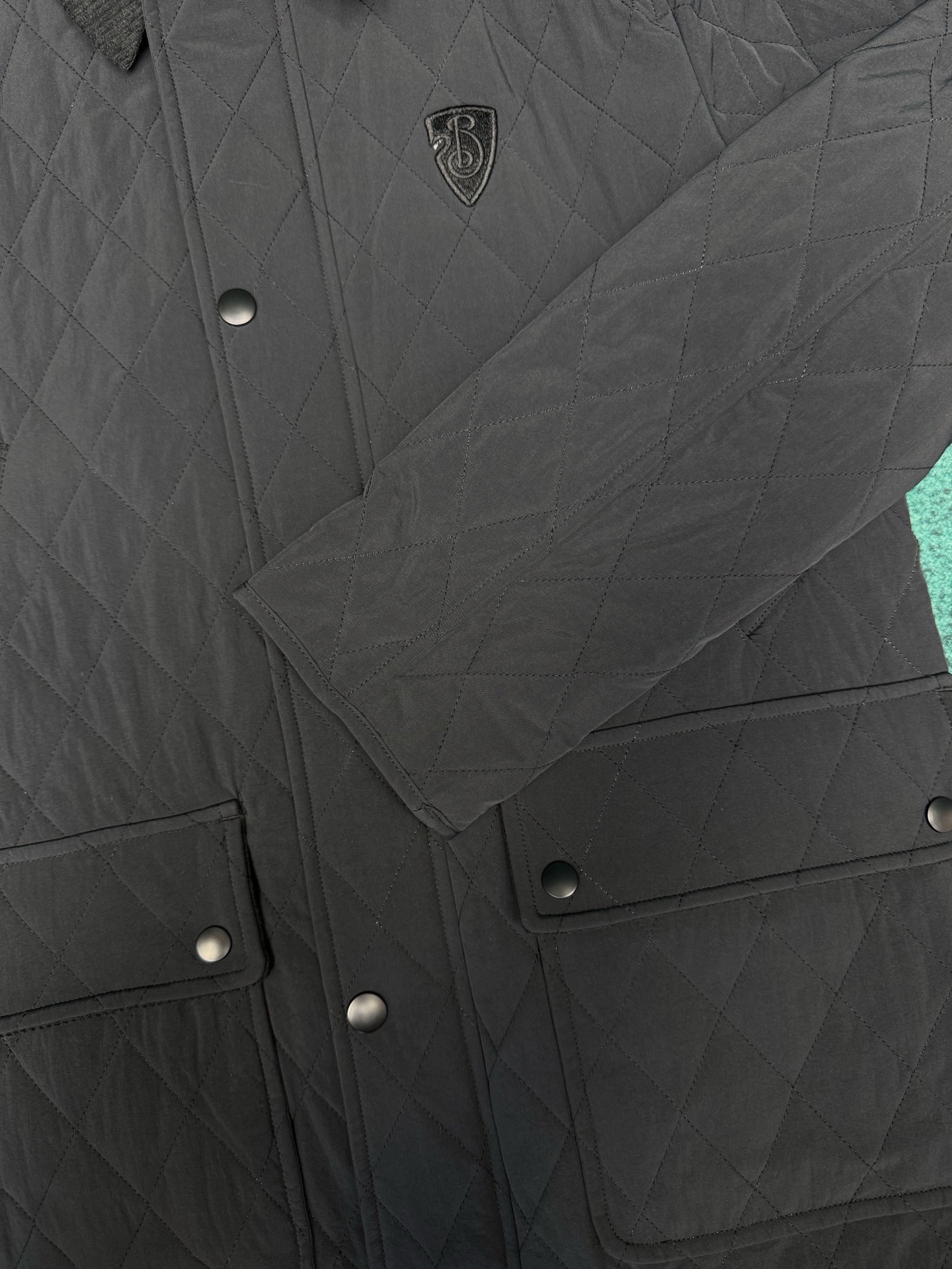 巴宝莉 25ss新款绗缝夹克 胸口饰有经典logo刺绣 高版本 码数：S.M.L.XL.