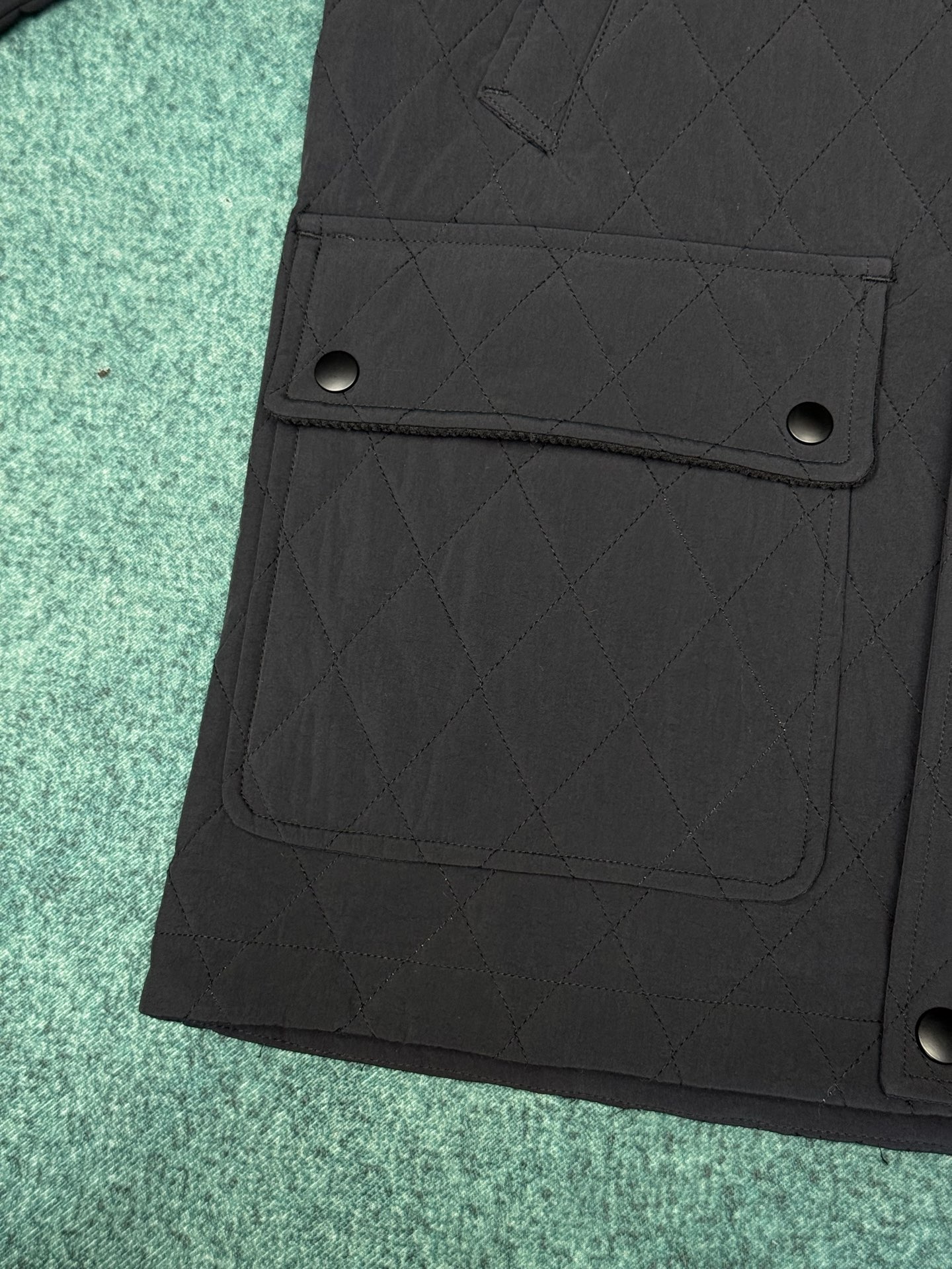 巴宝莉 25ss新款绗缝夹克 胸口饰有经典logo刺绣 高版本 码数：S.M.L.XL.