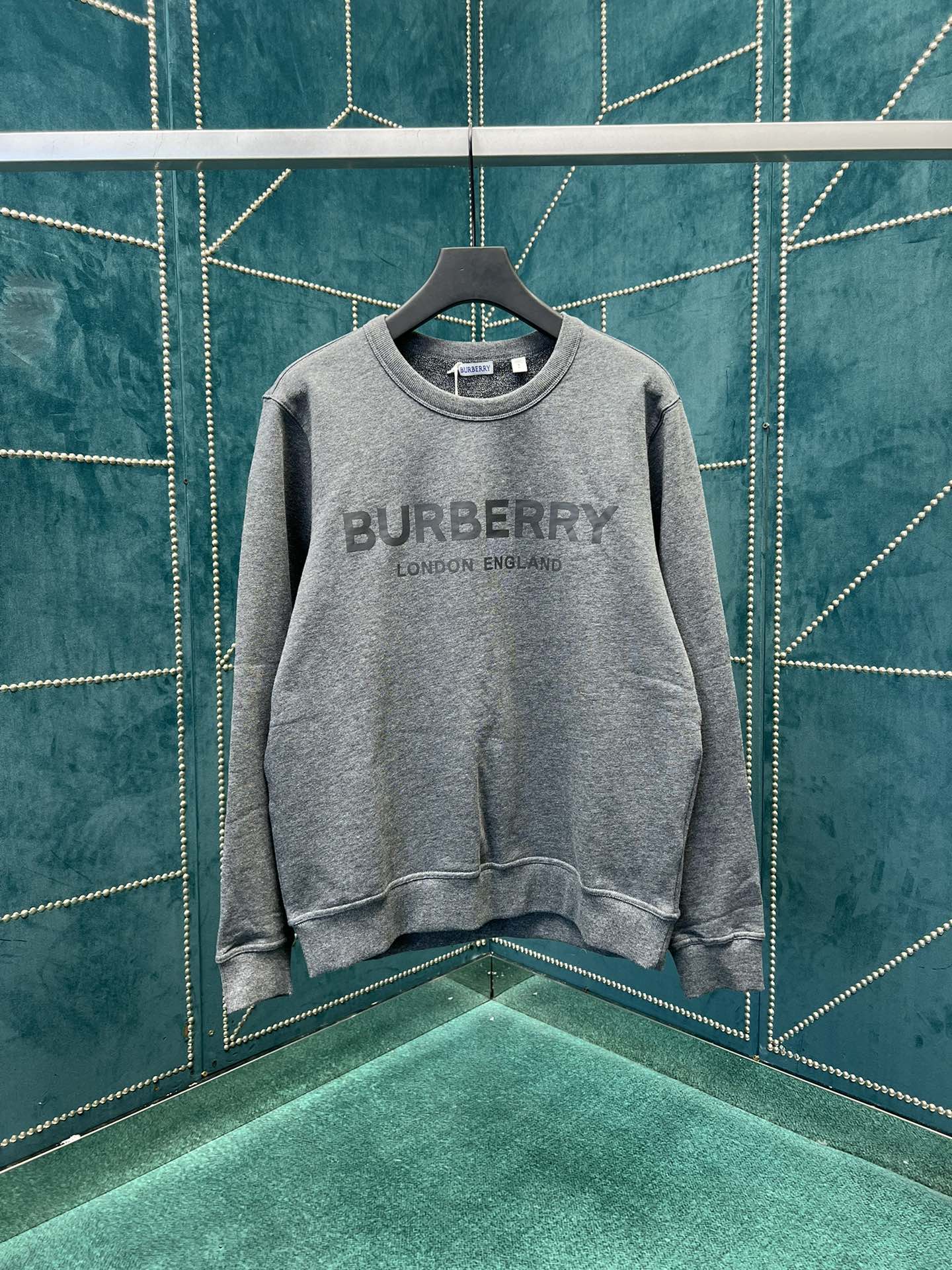 NO:528191,Burberry grey letter logo T-shirt long sleeves high version S.M.L.XL., burberry,tees, t-shirt,alexander wang19860909巴宝莉灰色字母logoT恤长袖 高版本 码数S.M.L.XL.,,burberry,tees，t-shirt,alexander wang,Men's clothing