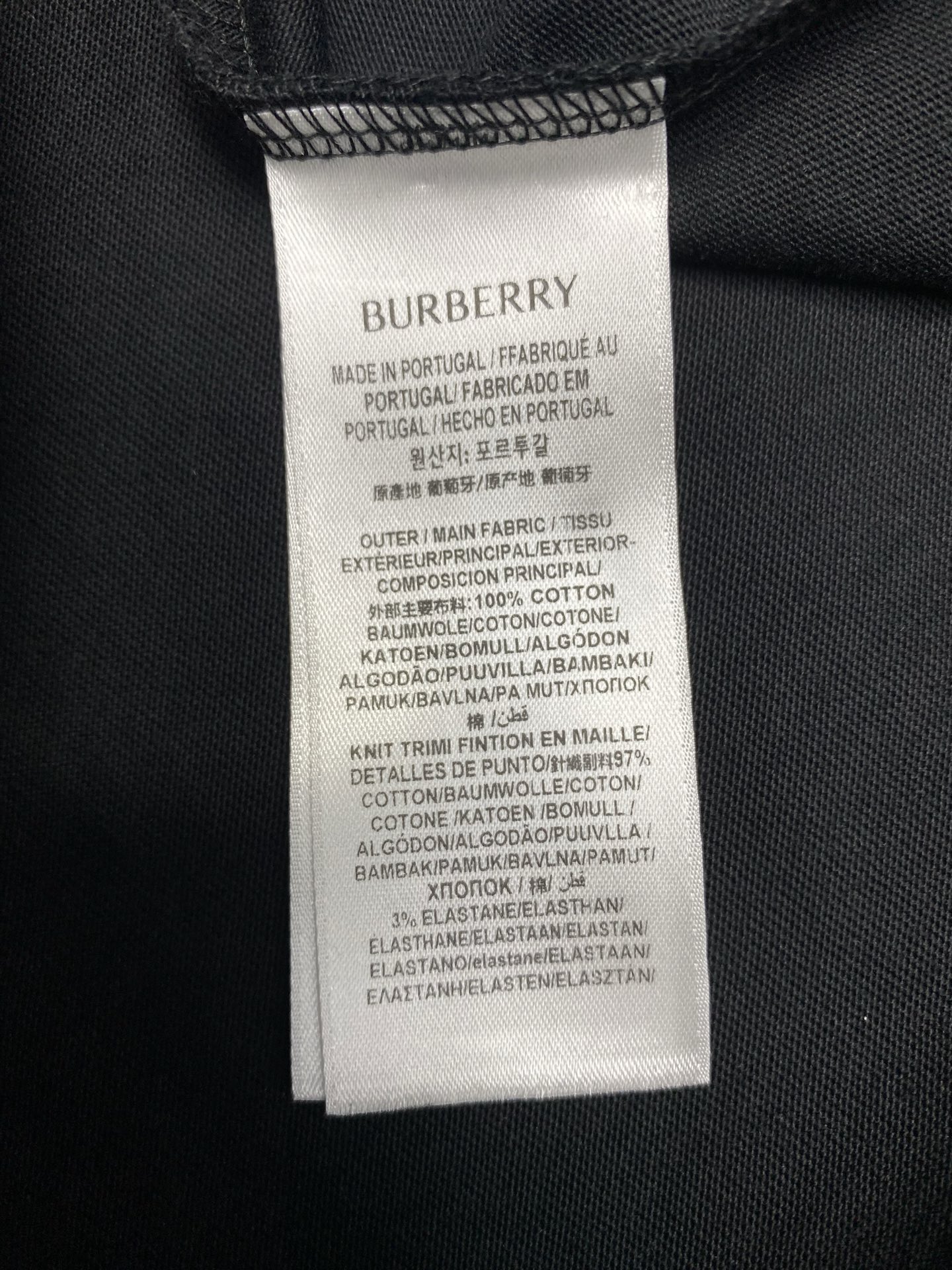 巴宝莉 25ss新款哥特式徽标长袖棉质 T 恤衫休闲剪裁 长袖 T 恤衫，选用平织棉面料打造，呈现休闲版