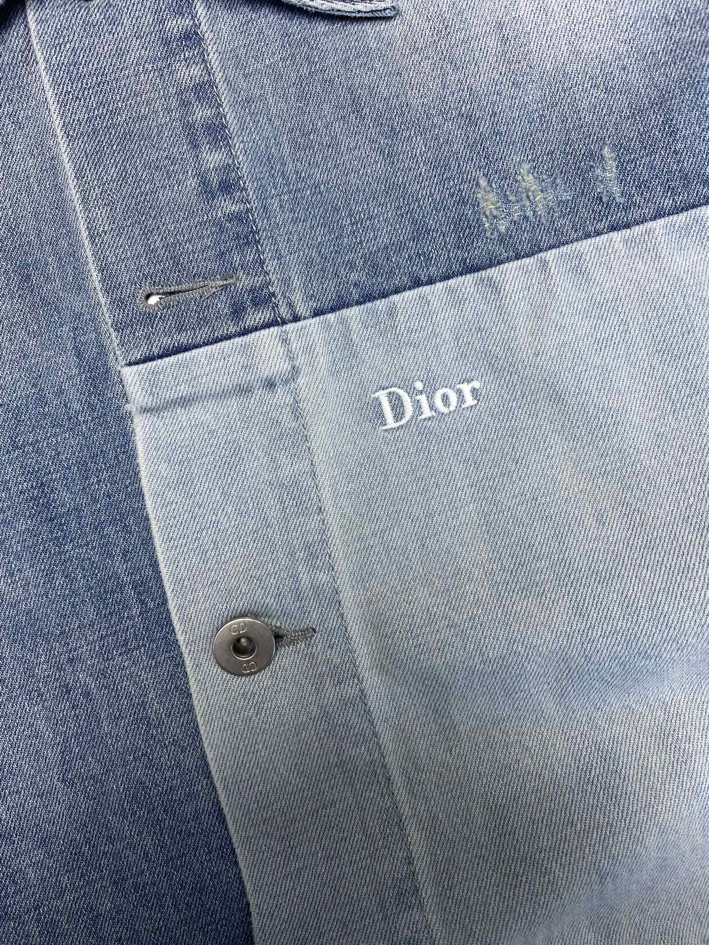 迪奥 25ss新款CD新款水洗拼接刺绣牛仔外套 定制石磨水洗棉质丹宁牛仔布面料重度洗水磨白工艺，定制辅料