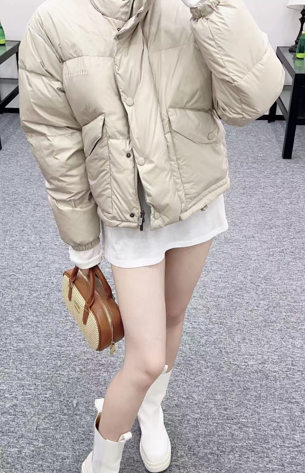 羽绒 模特图