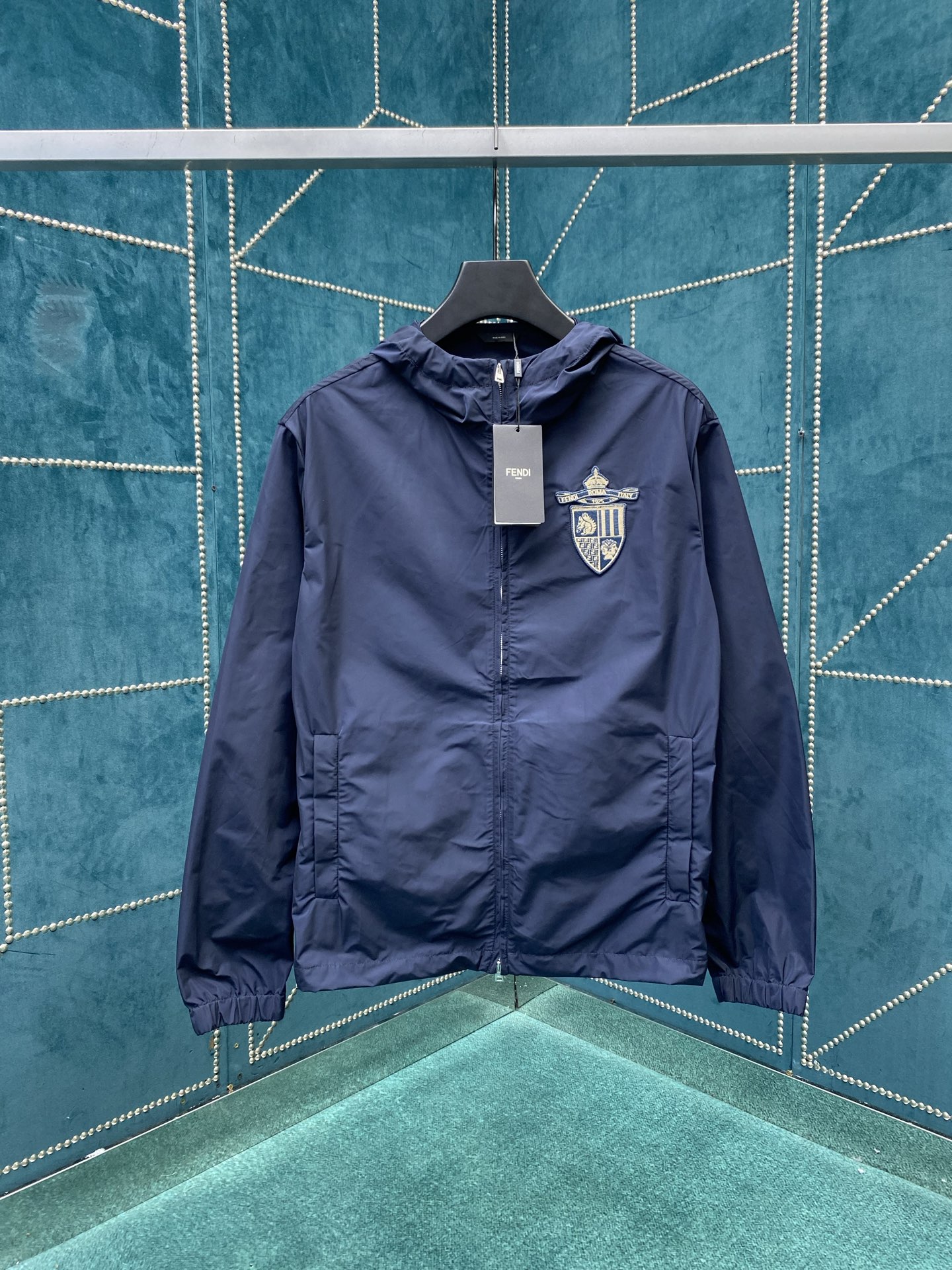 NO:570133,Fendi 25ss new solid color zipper hooded long-sleeved jacket men's blue high version code number 46.48.50.52.54.,,fendi,jackets & coats,jackets & coats,hats,alexander wang19860909芬迪25ss新款纯色拉链连帽长袖夹克外套 男款 蓝色 高版本 码数46.48.50.52.54.,,fendi,jackets & coats,jackets & coats,hats,alexander wang,Men's clothing