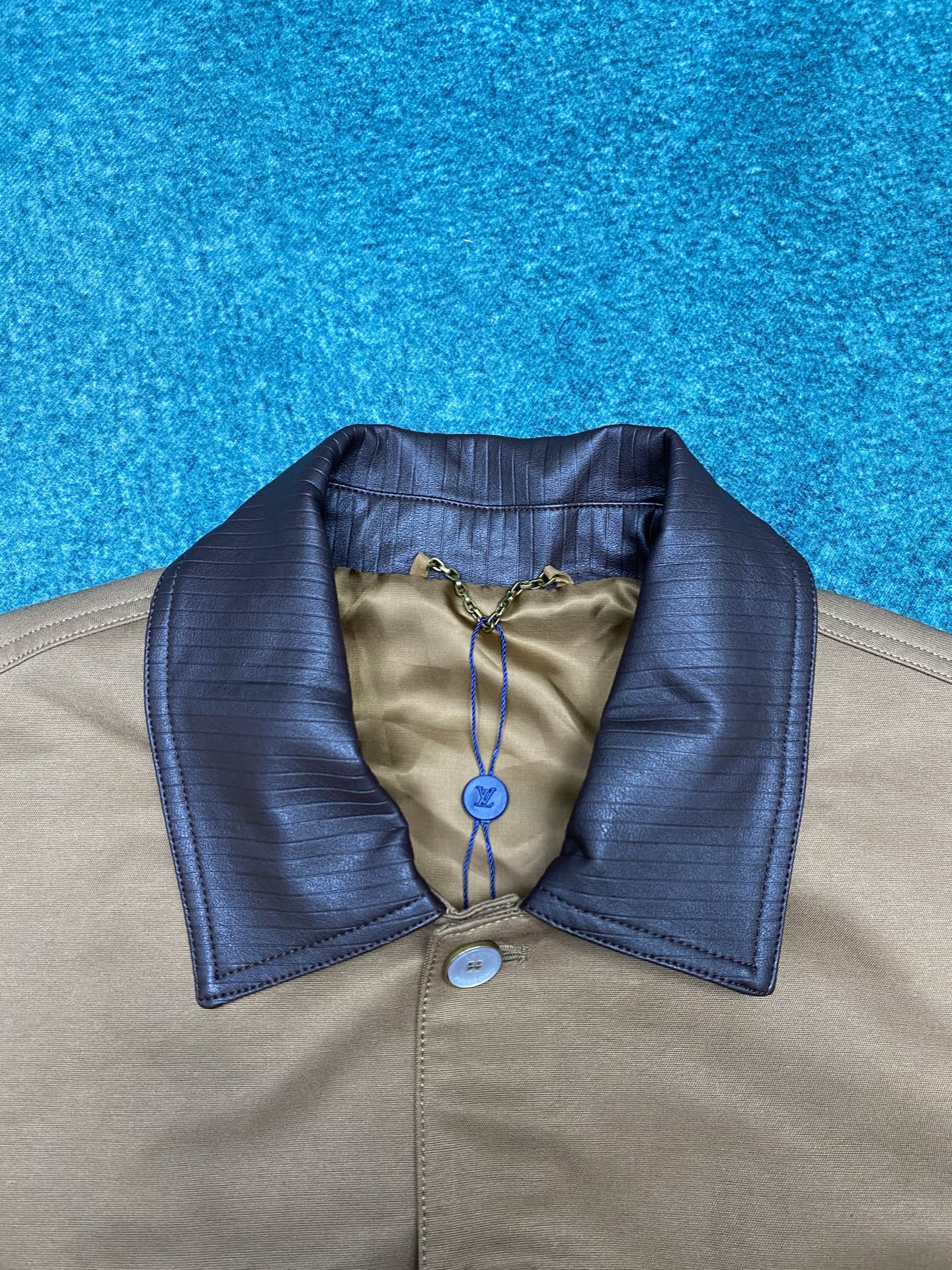 驴家 25ss新款装饰细节工装夹克本款棉质帆布工装夹克出自 2025 秋冬秀场 Pharrell Wil