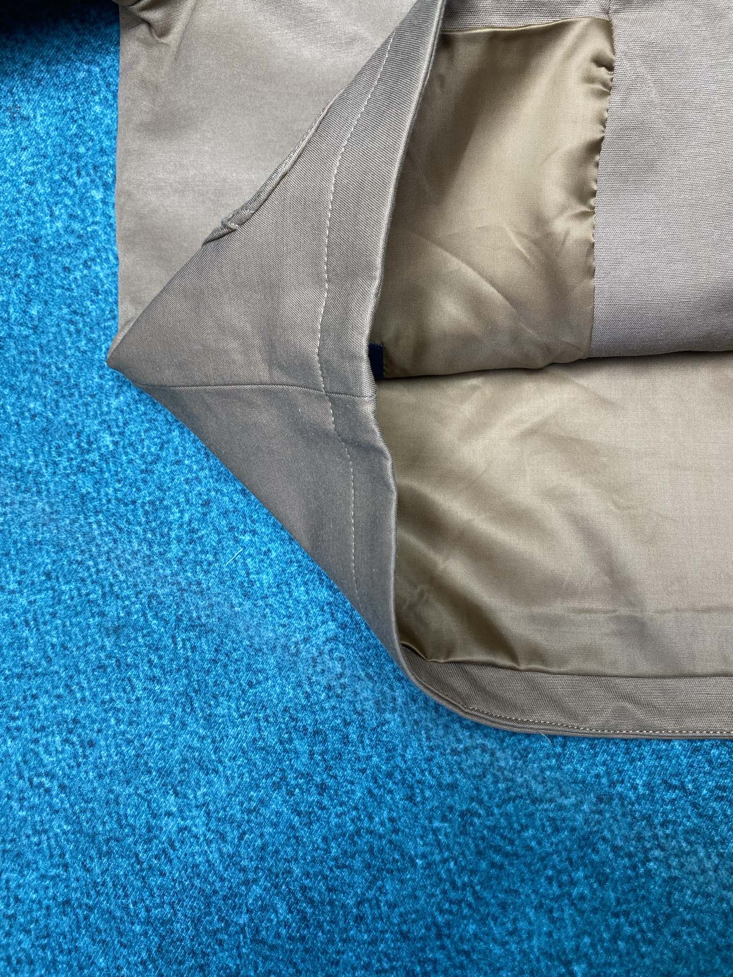 驴家 25ss新款装饰细节工装夹克本款棉质帆布工装夹克出自 2025 秋冬秀场 Pharrell Wil