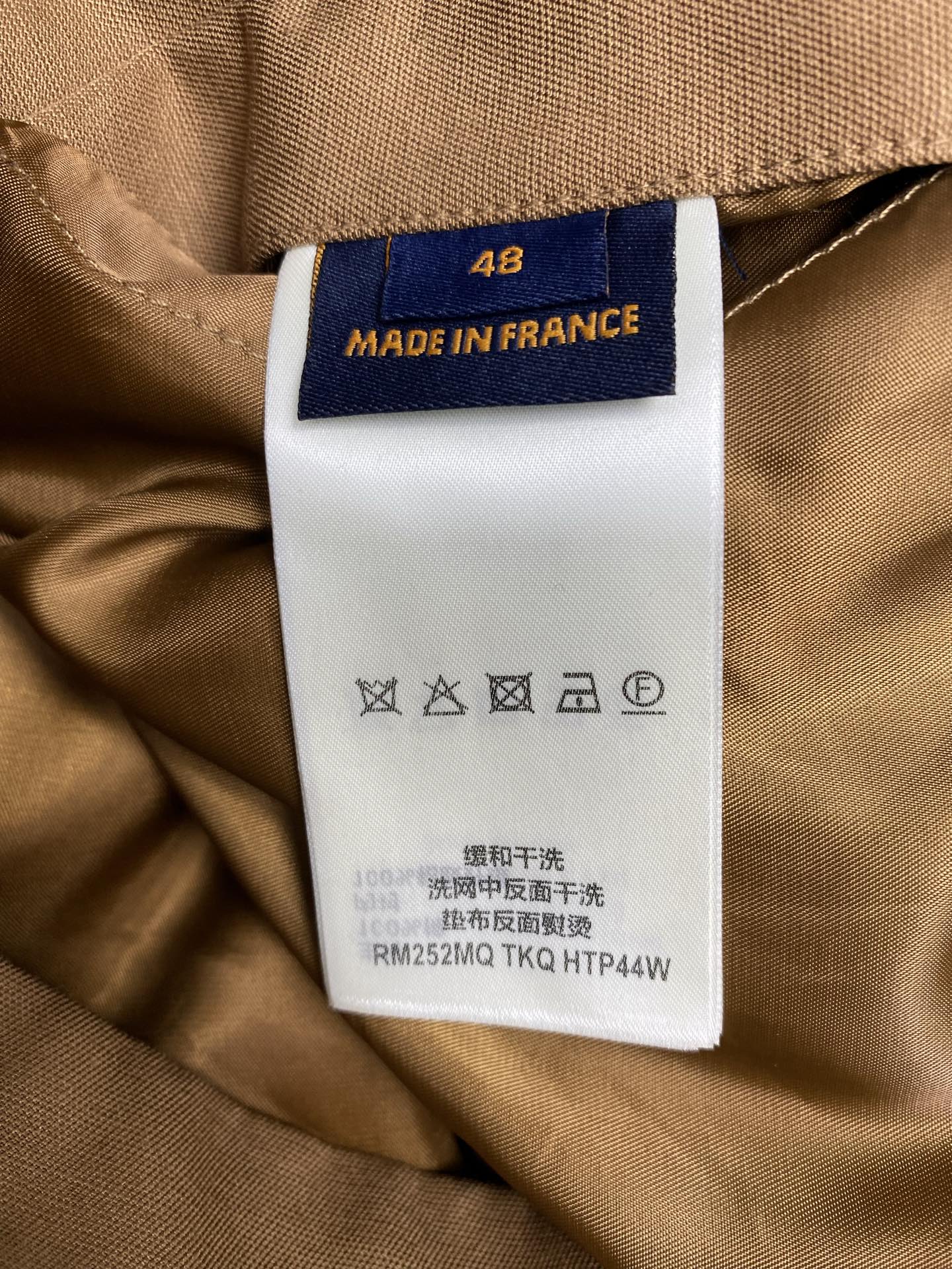 驴家 25ss新款装饰细节工装夹克本款棉质帆布工装夹克出自 2025 秋冬秀场 Pharrell Wil