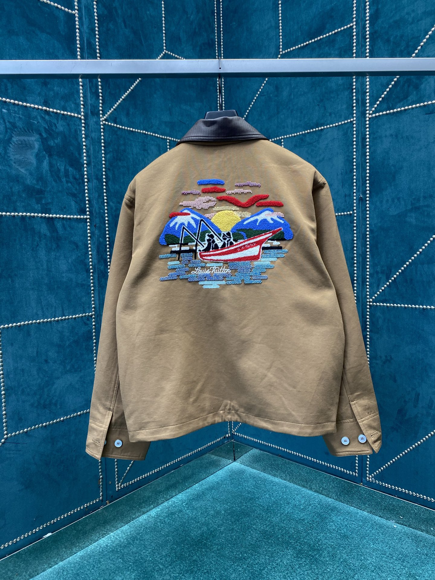 驴家 25ss新款装饰细节工装夹克本款棉质帆布工装夹克出自 2025 秋冬秀场 Pharrell Wil