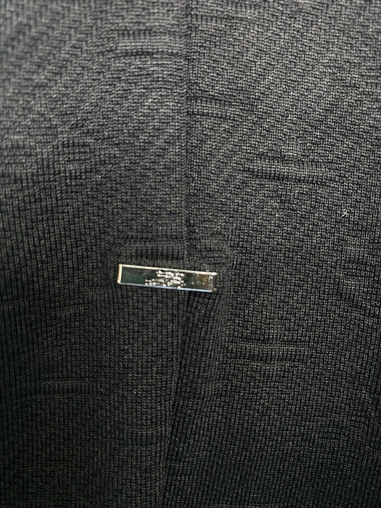 驴家 25ss新款MONOGRAM 绒面慢跑裤本款绒面慢跑裤以简约线条诠释闲雅格调，成就旅行或周末时光佳