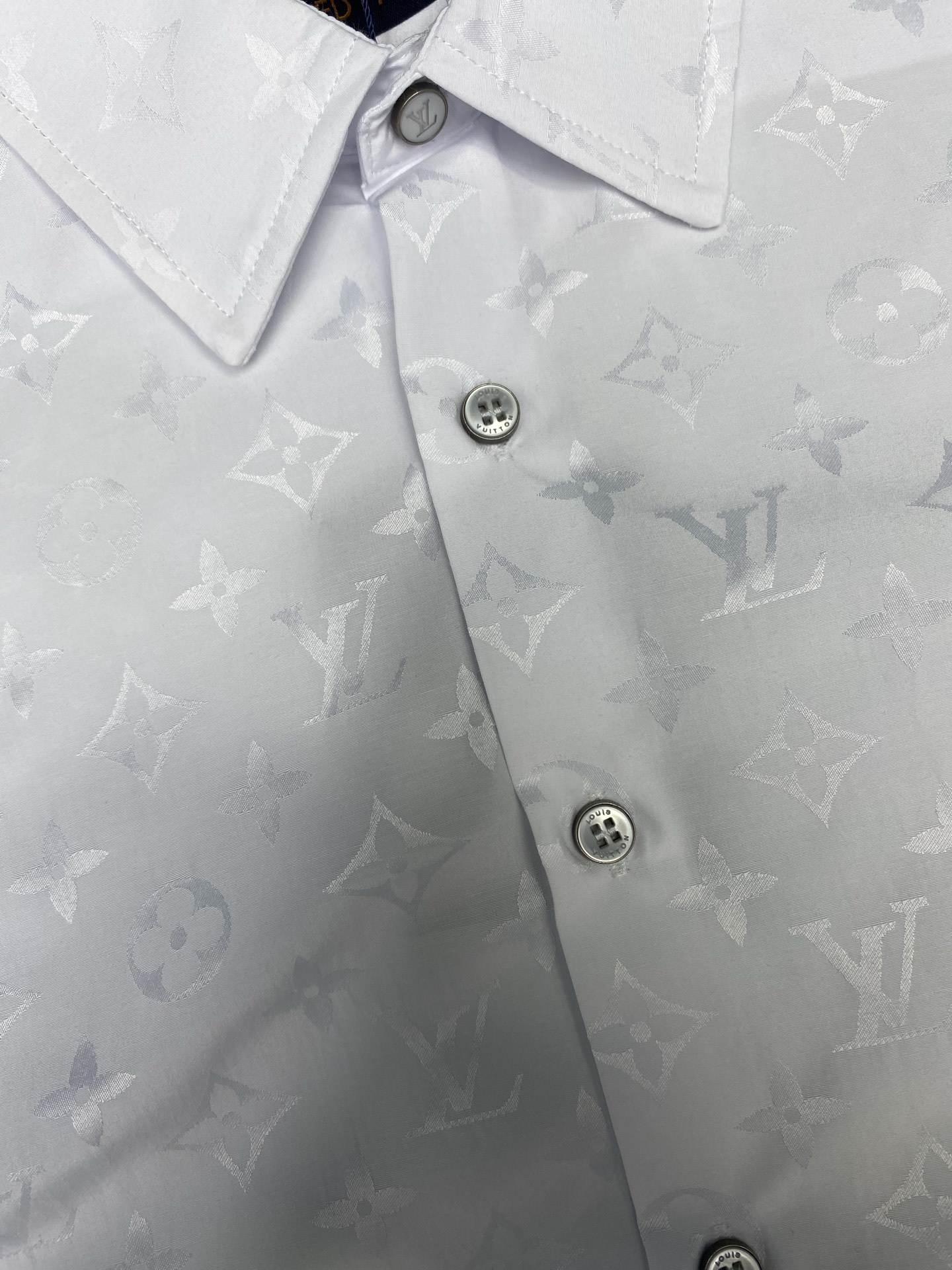 驴家 25ss新款满印白色衬衫 高版本 码数：S.M.L.XL.