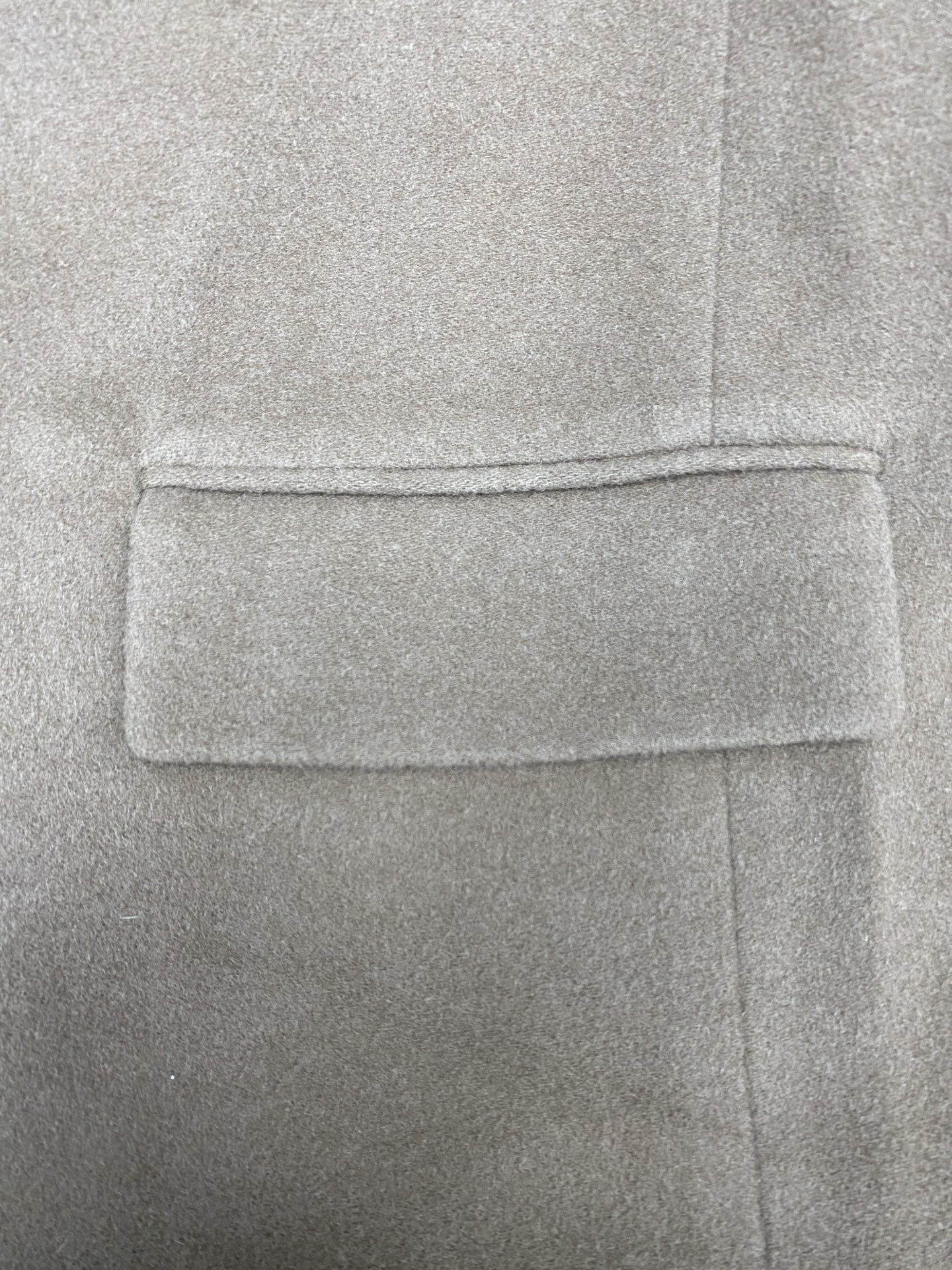 圣罗兰 25ss新款长风衣外套 袖口处缝有同色饰扣 码数：S.M.