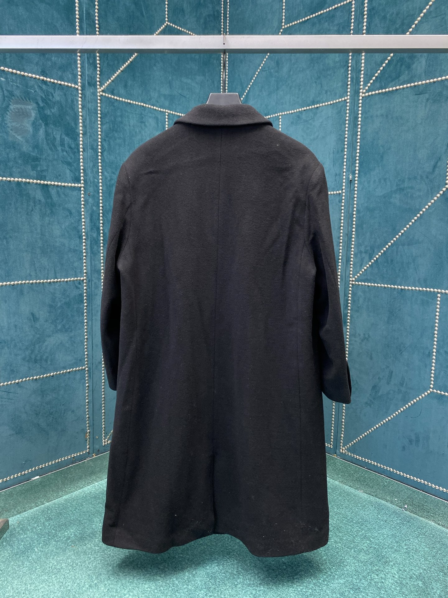 圣罗兰 25ss新款长风衣外套 袖口处缝有同色饰扣 码数：S.M.