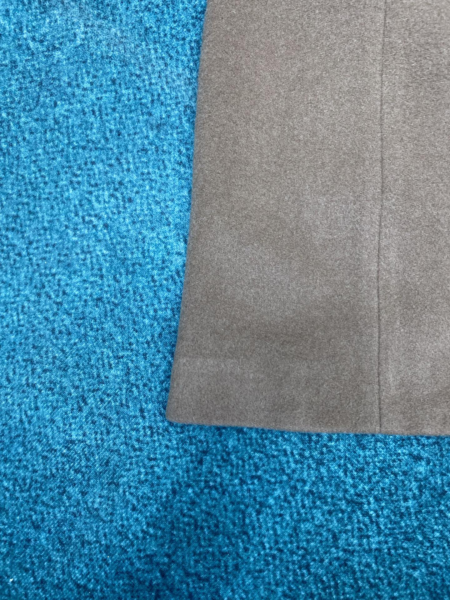 圣罗兰 25ss新款长风衣外套 袖口处缝有同色饰扣 码数：S.M.