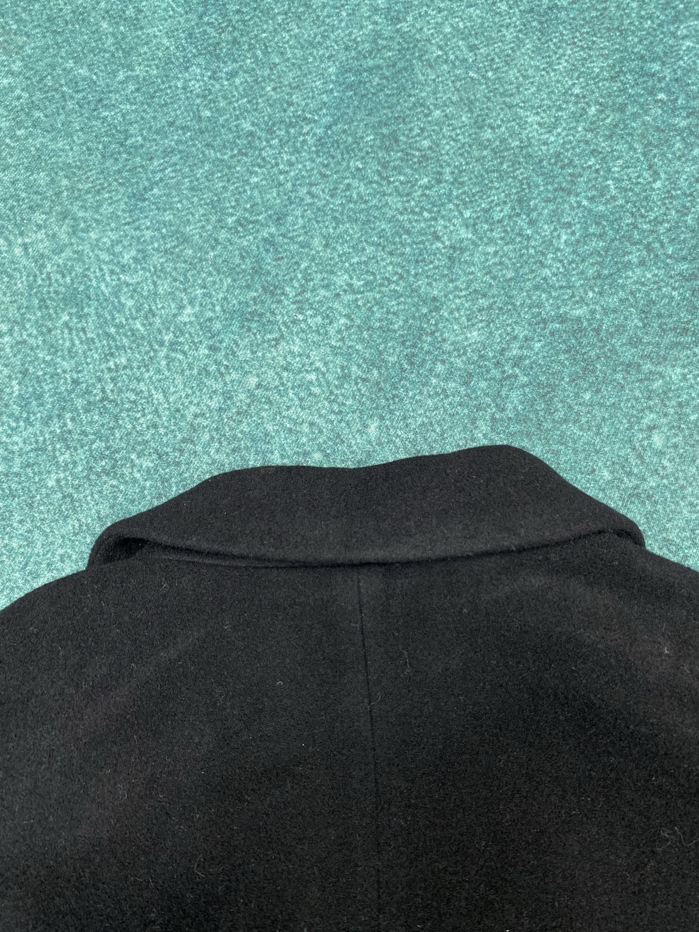 圣罗兰 25ss新款长风衣外套 袖口处缝有同色饰扣 码数：S.M.