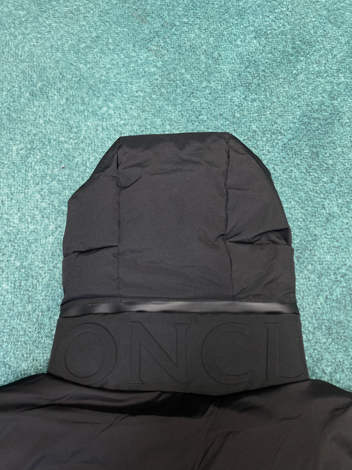 羽绒 蒙口 25ss新款 Guersac男士斜纹绗缝连帽羽绒马甲，Guersac羽绒马甲采用longue