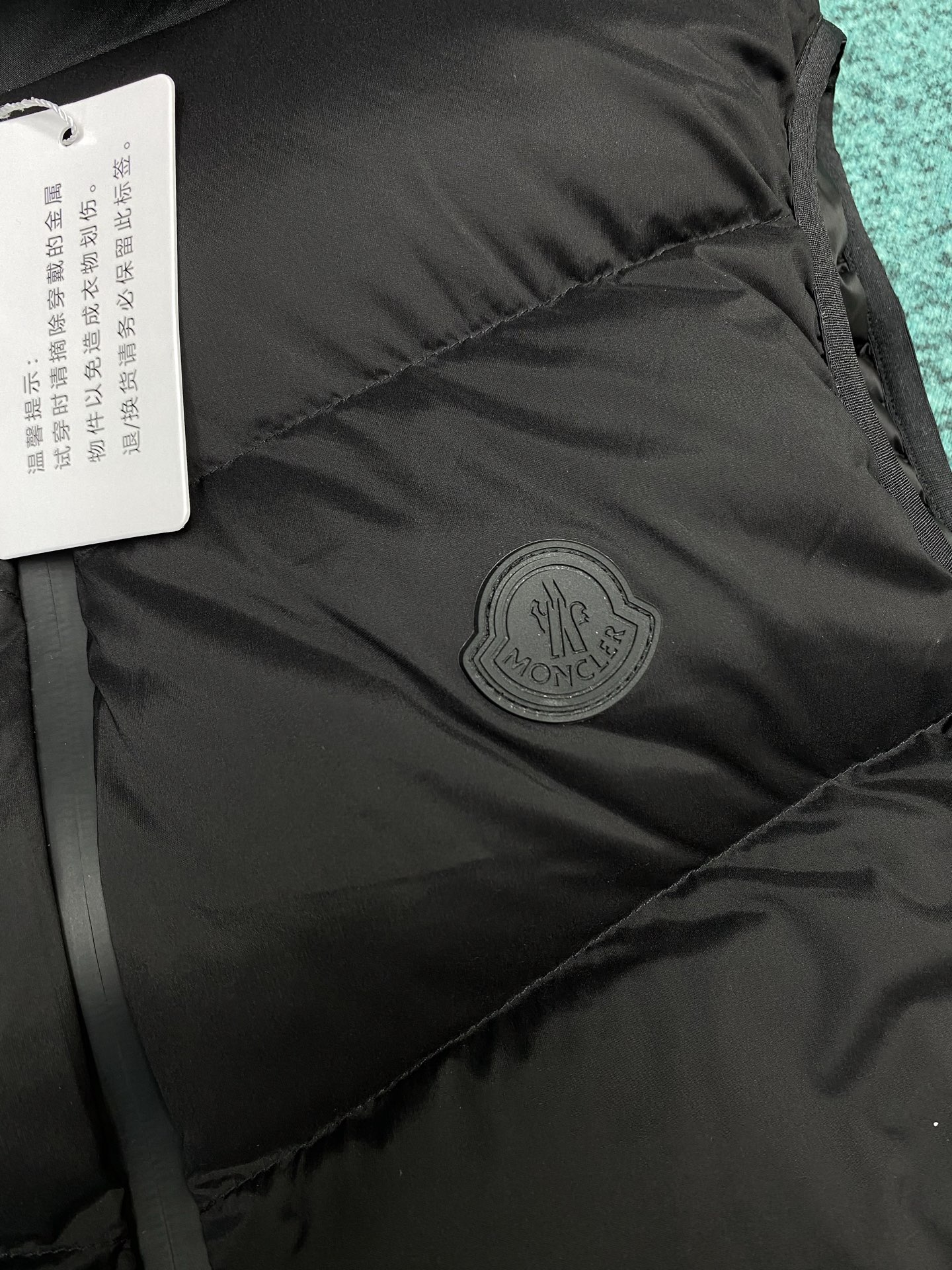 羽绒 蒙口 25ss新款 Guersac男士斜纹绗缝连帽羽绒马甲，Guersac羽绒马甲采用longue
