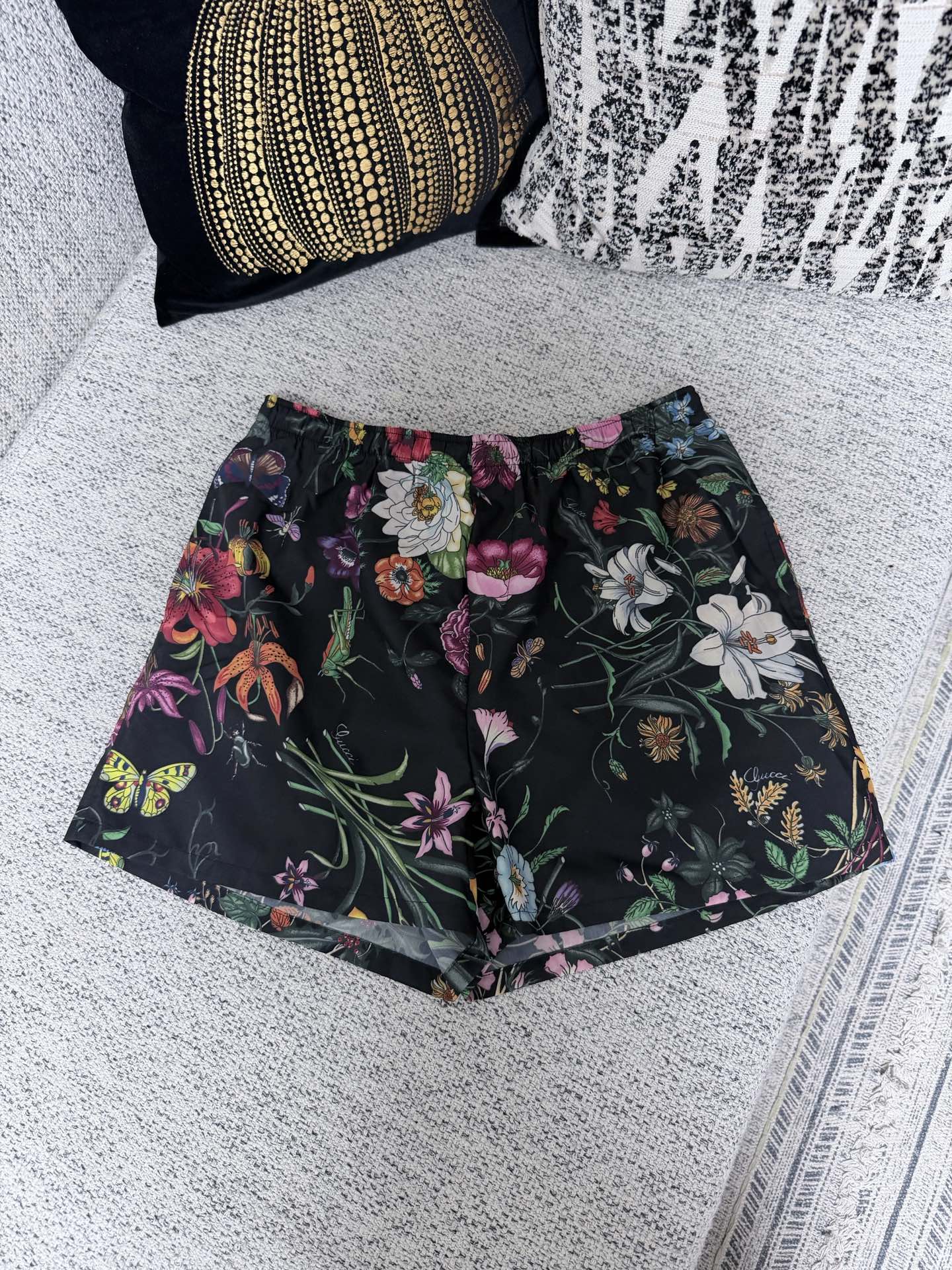 NO:757144,G's 26ss spring and summer new style all-over plant and flower printed loose silk shorts code number 46.48.50.52,,gucci,shorts,real silk,19860909G家26ss春夏新款满印植物花卉印花宽松桑蚕真丝短裤 码数46.48.50.52,,gucci,shorts,real silk,,Men's clothing