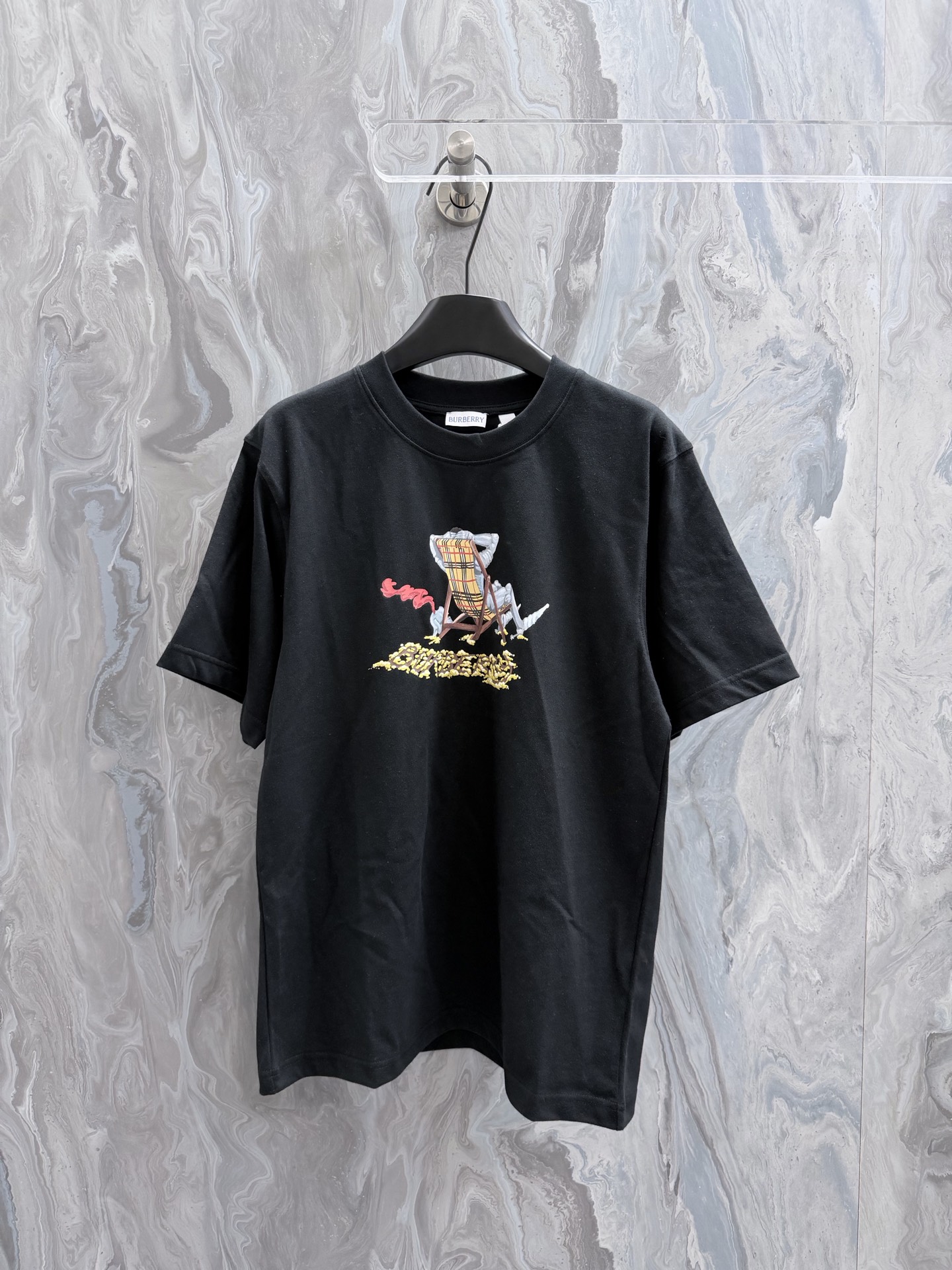 @ 110Burb@rry 26 nueva camiseta de manga corta con cuello redondo y bordado de silla de playa, confeccionada con tela l…
