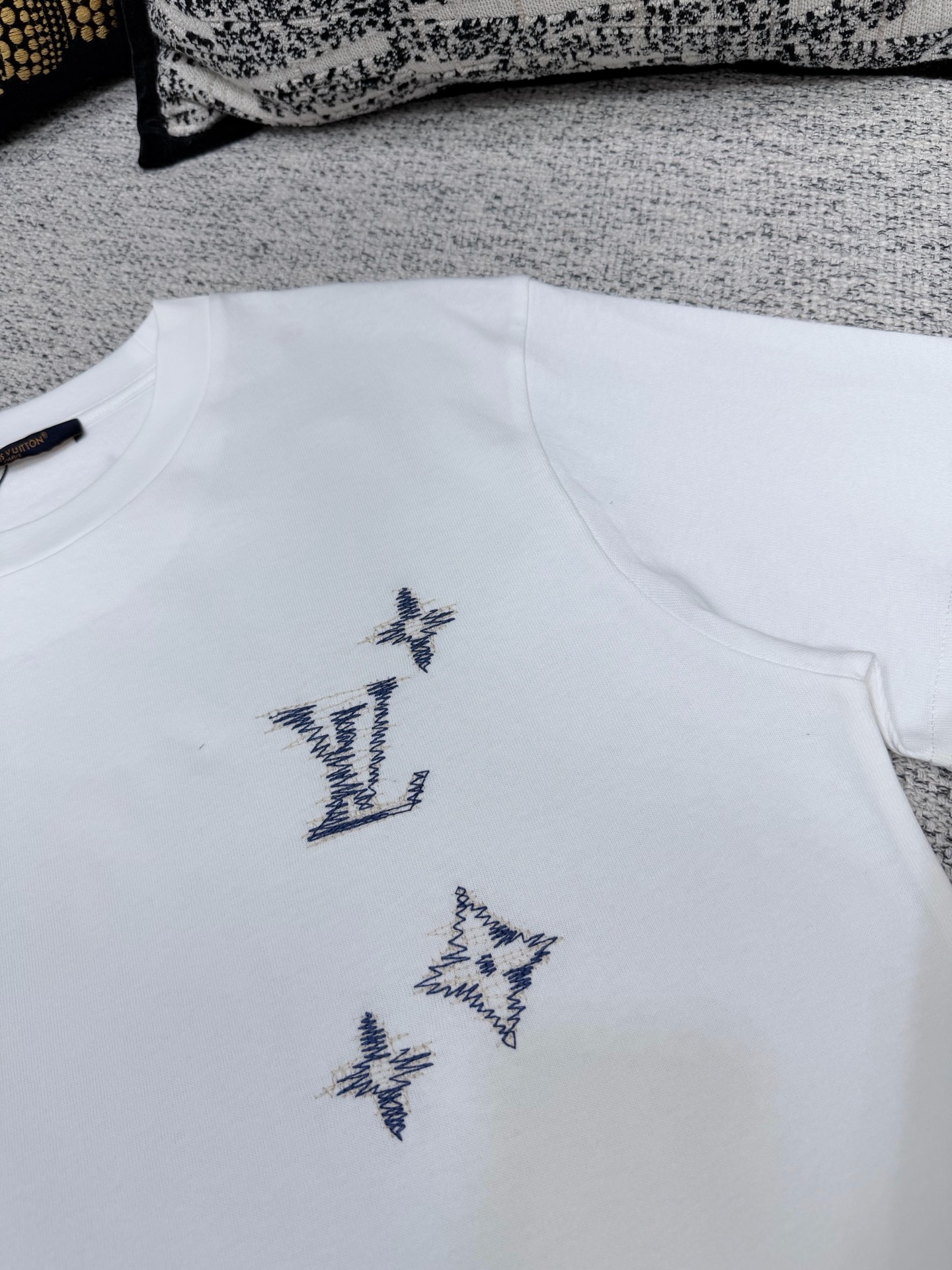 루이비통 26SS 여성 반팔 131772 Louis Vuitton T Shirt 썸네일 이미지