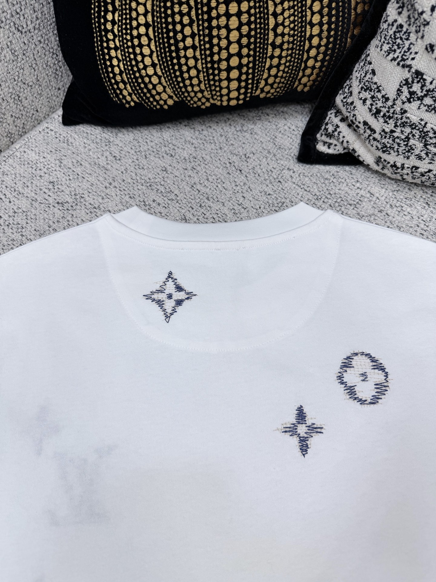 루이비통 26SS 여성 반팔 131772 Louis Vuitton T Shirt 썸네일 이미지
