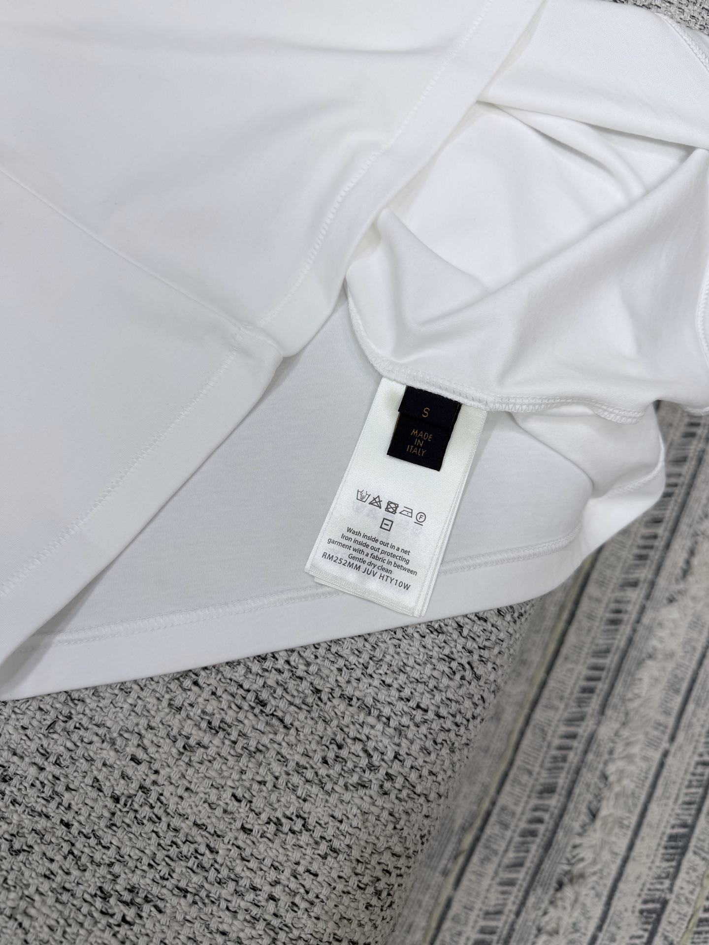 루이비통 여성 반팔 131771 Louis Vuitton T Shirt 썸네일 이미지