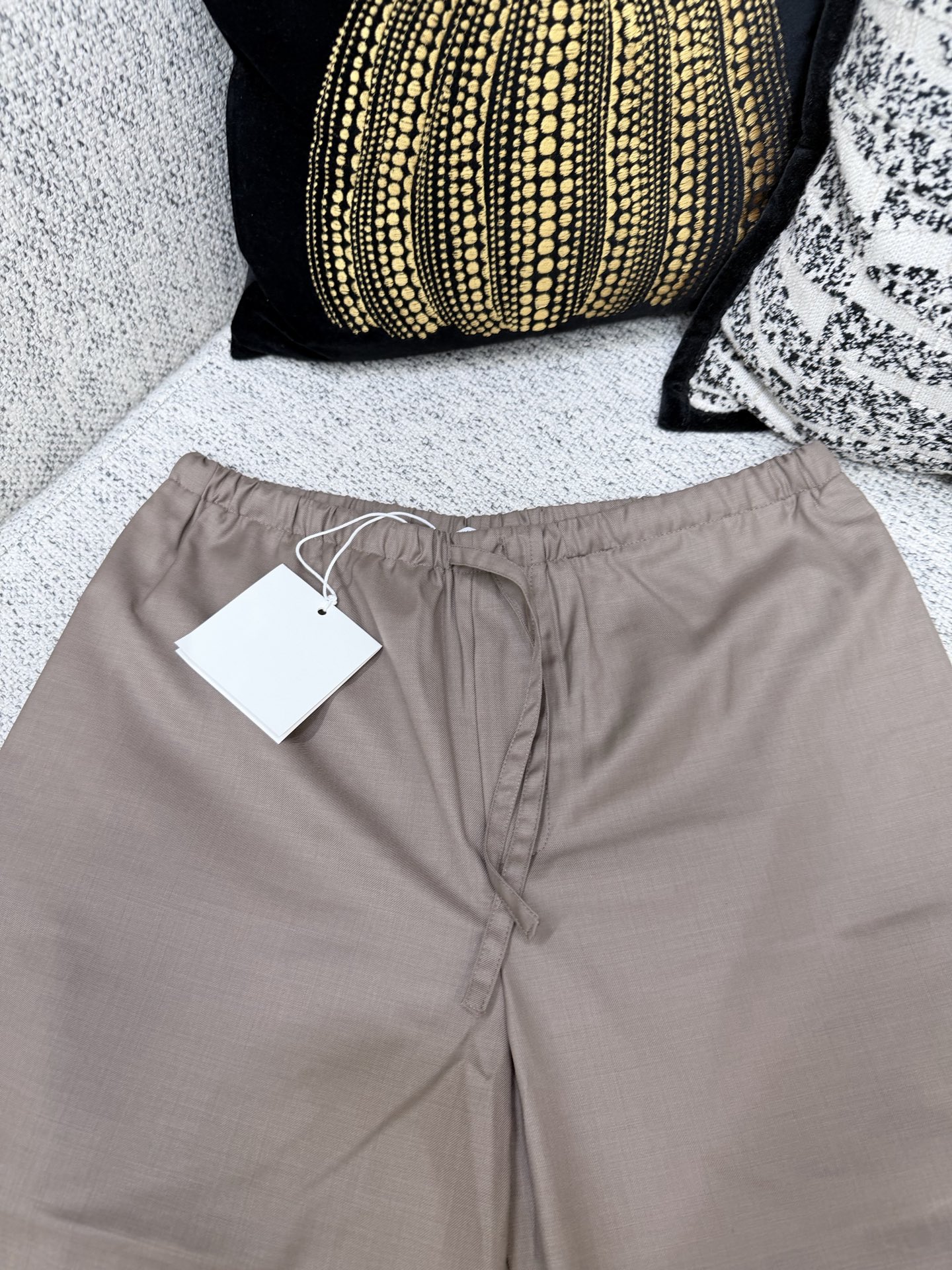 더로우 26SS 남성 바지 131774 The Row Pants 썸네일 이미지