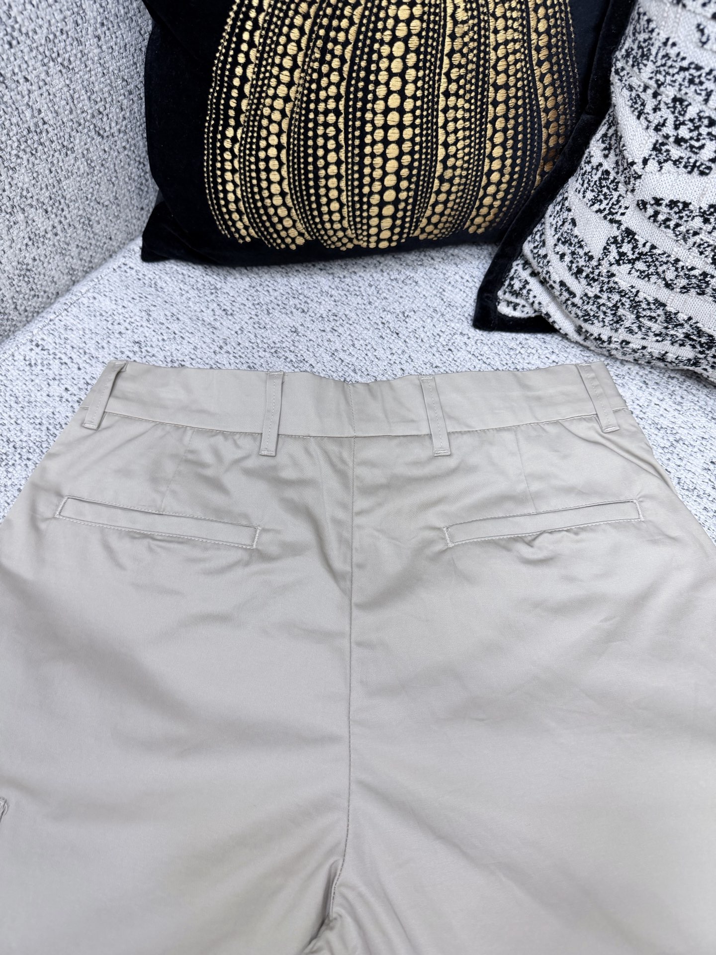루이비통 26SS 남성 바지 131767 Louis Vuitton Pants 썸네일 이미지