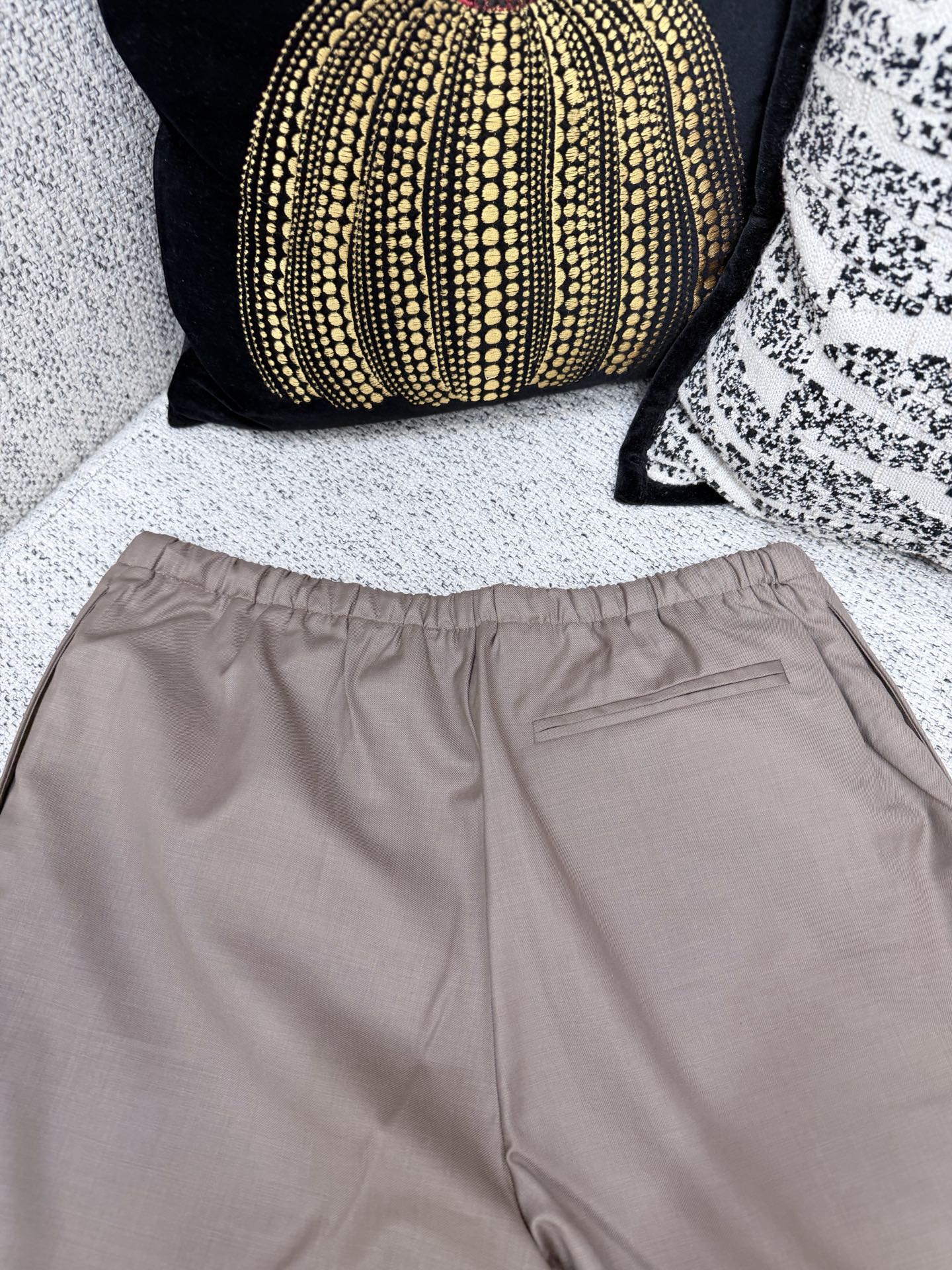 더로우 26SS 남성 바지 131774 The Row Pants 썸네일 이미지