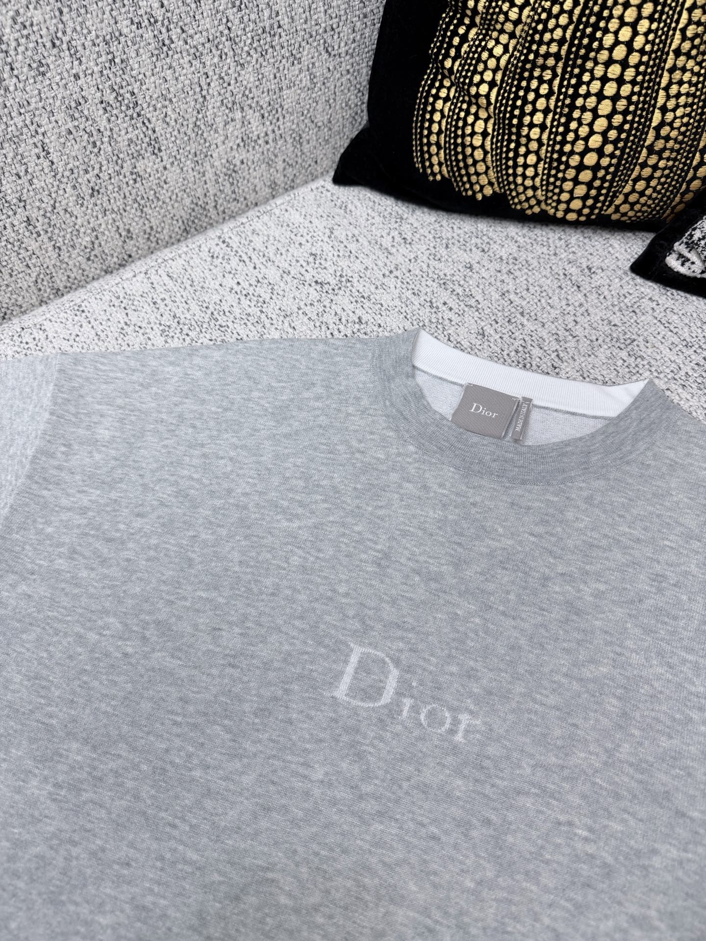디올 26SS 남성 반팔 131765 Dior T Shirt 썸네일 이미지